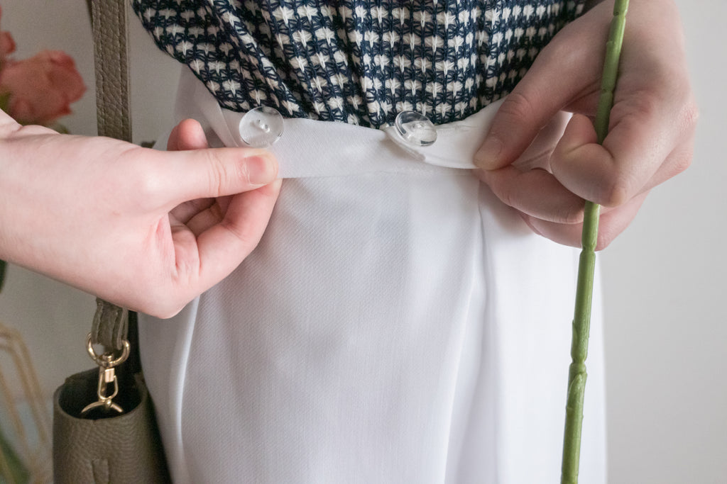 Ribbons Pleated 顯腰身內鈕扣質感雙蝴蝶結半身裙, Skirt/ SK8713
