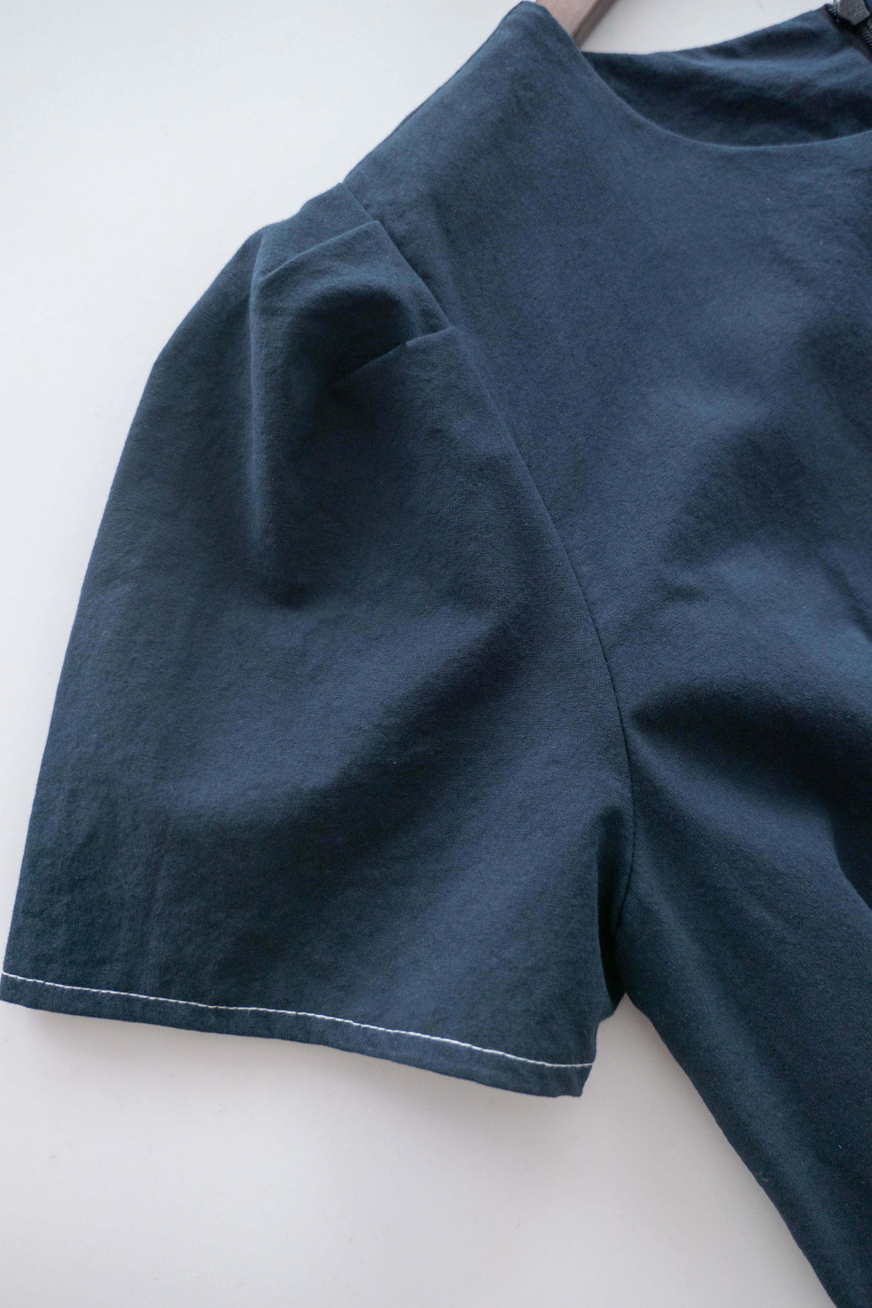 Navy Belle 沿邊車線腰身車褶顯瘦連身裙, Dress/ DS9265 (Navy Sold Out)