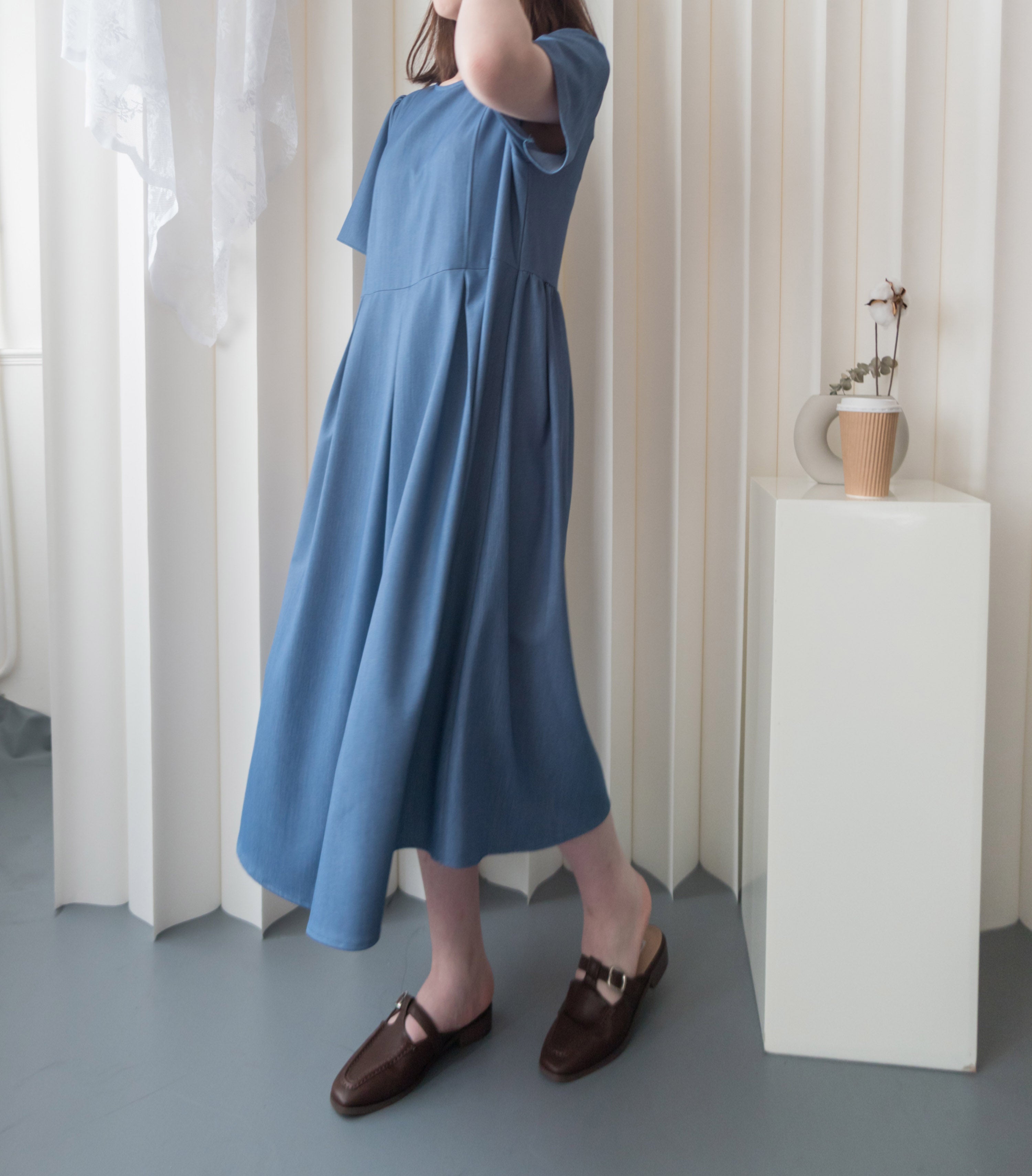 Denim 輕盈牛仔正反兩穿腰間車褶連身裙, Dress/ DS9225