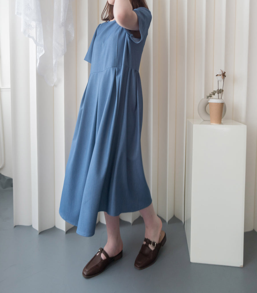 Denim 輕盈牛仔正反兩穿腰間車褶連身裙, Dress/ DS9225
