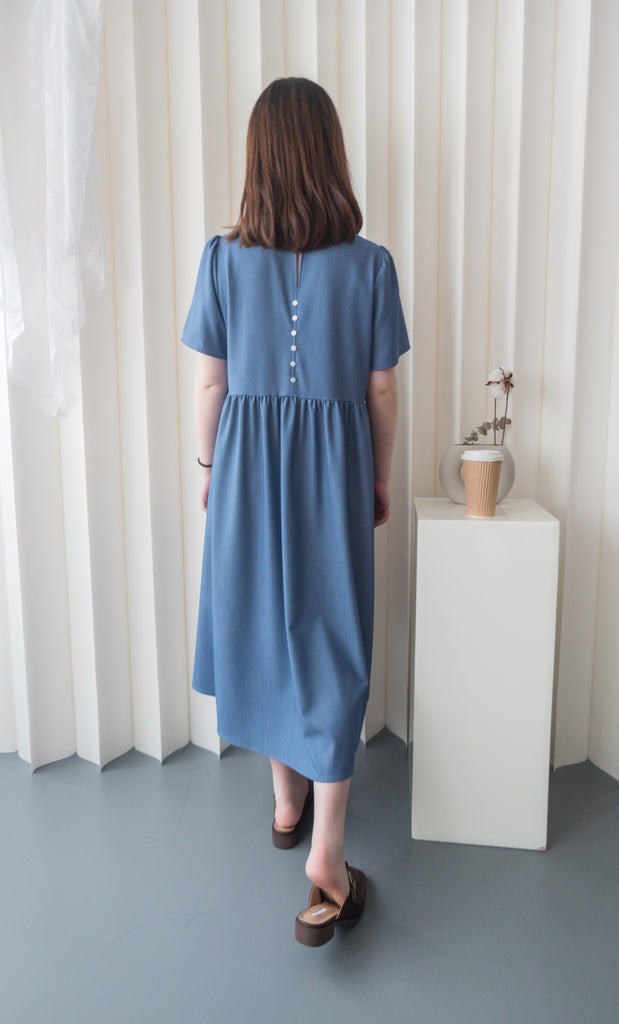 Denim 輕盈牛仔正反兩穿腰間車褶連身裙, Dress/ DS9225