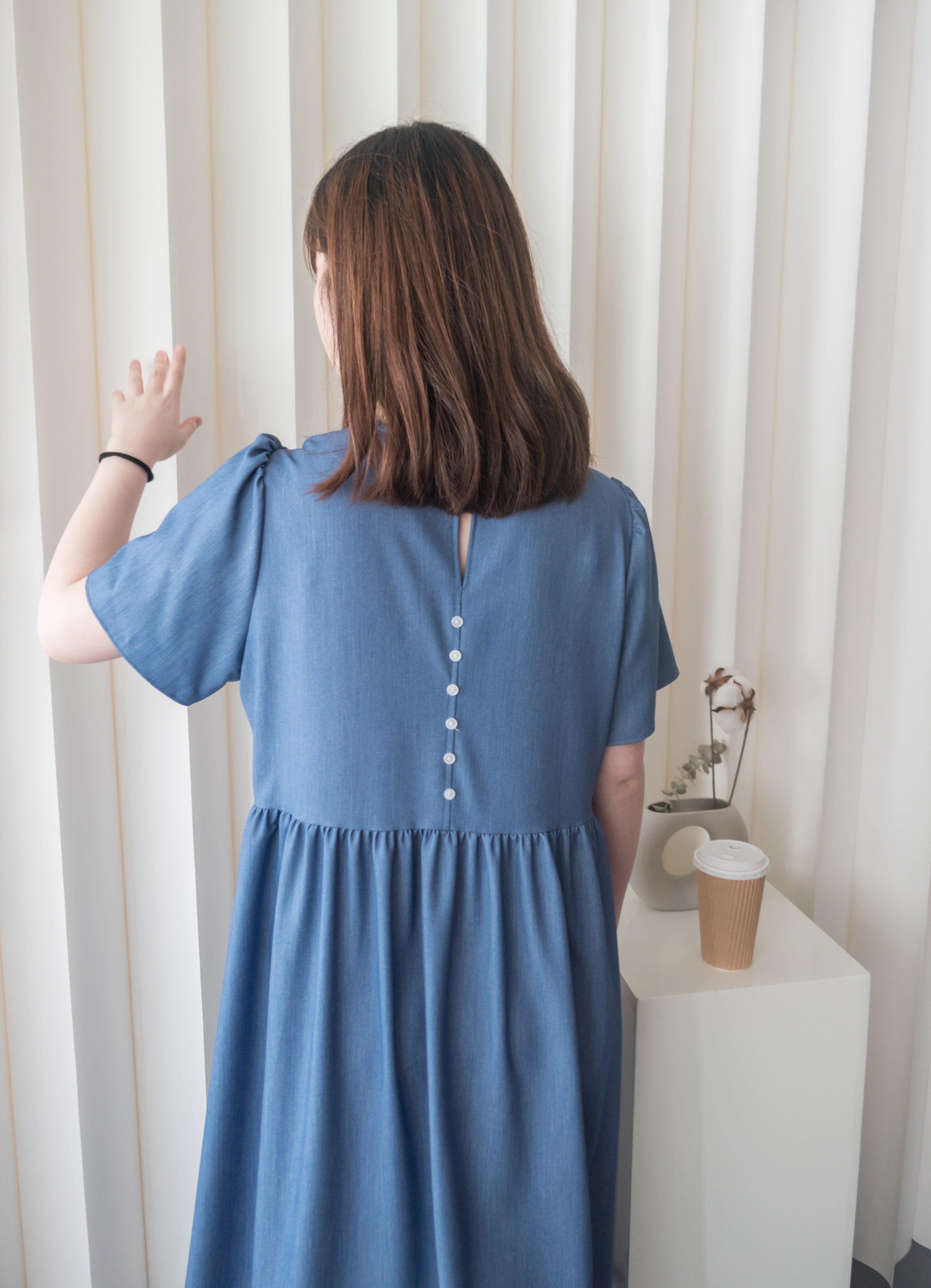 Denim 輕盈牛仔正反兩穿腰間車褶連身裙, Dress/ DS9225