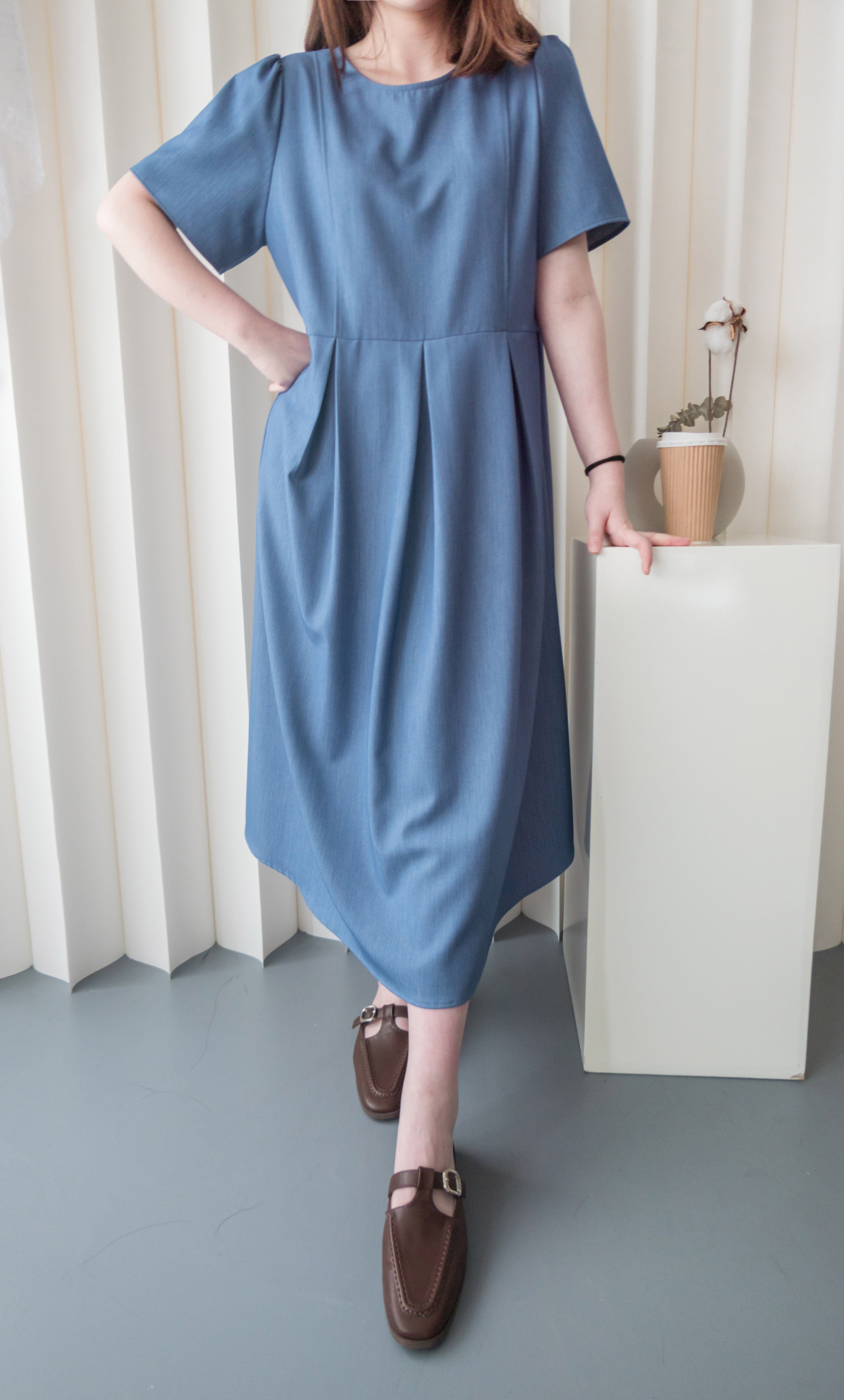 Denim 輕盈牛仔正反兩穿腰間車褶連身裙, Dress/ DS9225