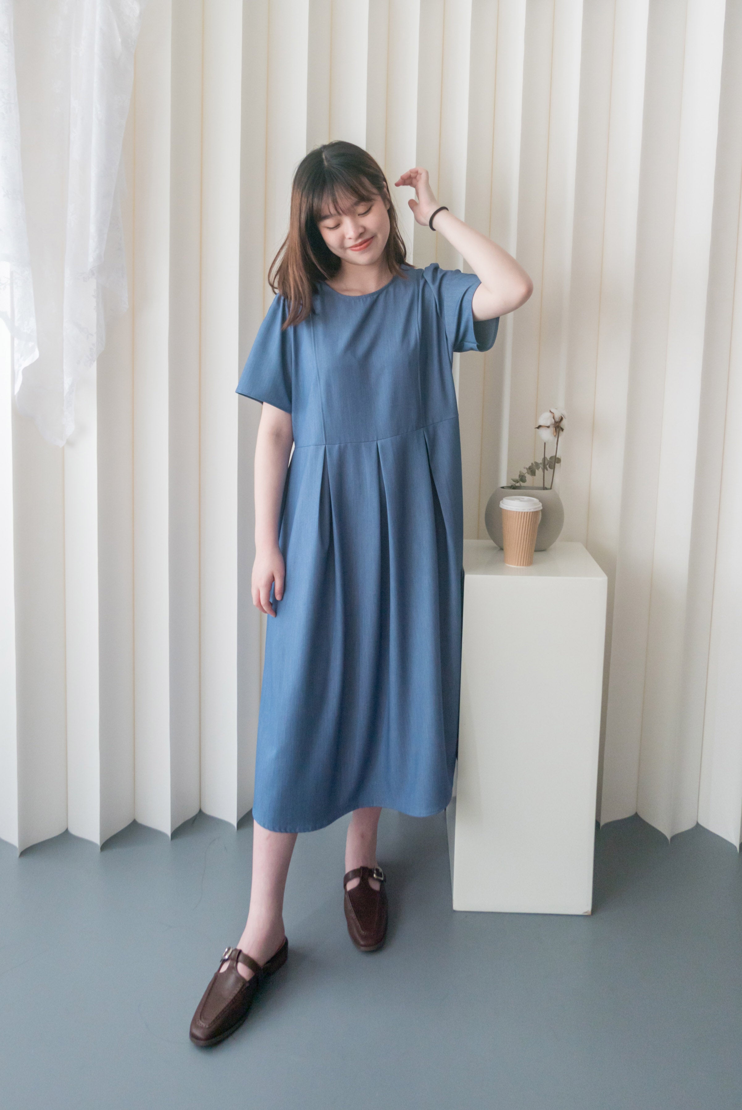 Denim 輕盈牛仔正反兩穿腰間車褶連身裙, Dress/ DS9225