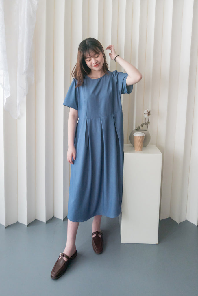 Denim 輕盈牛仔正反兩穿腰間車褶連身裙, Dress/ DS9225