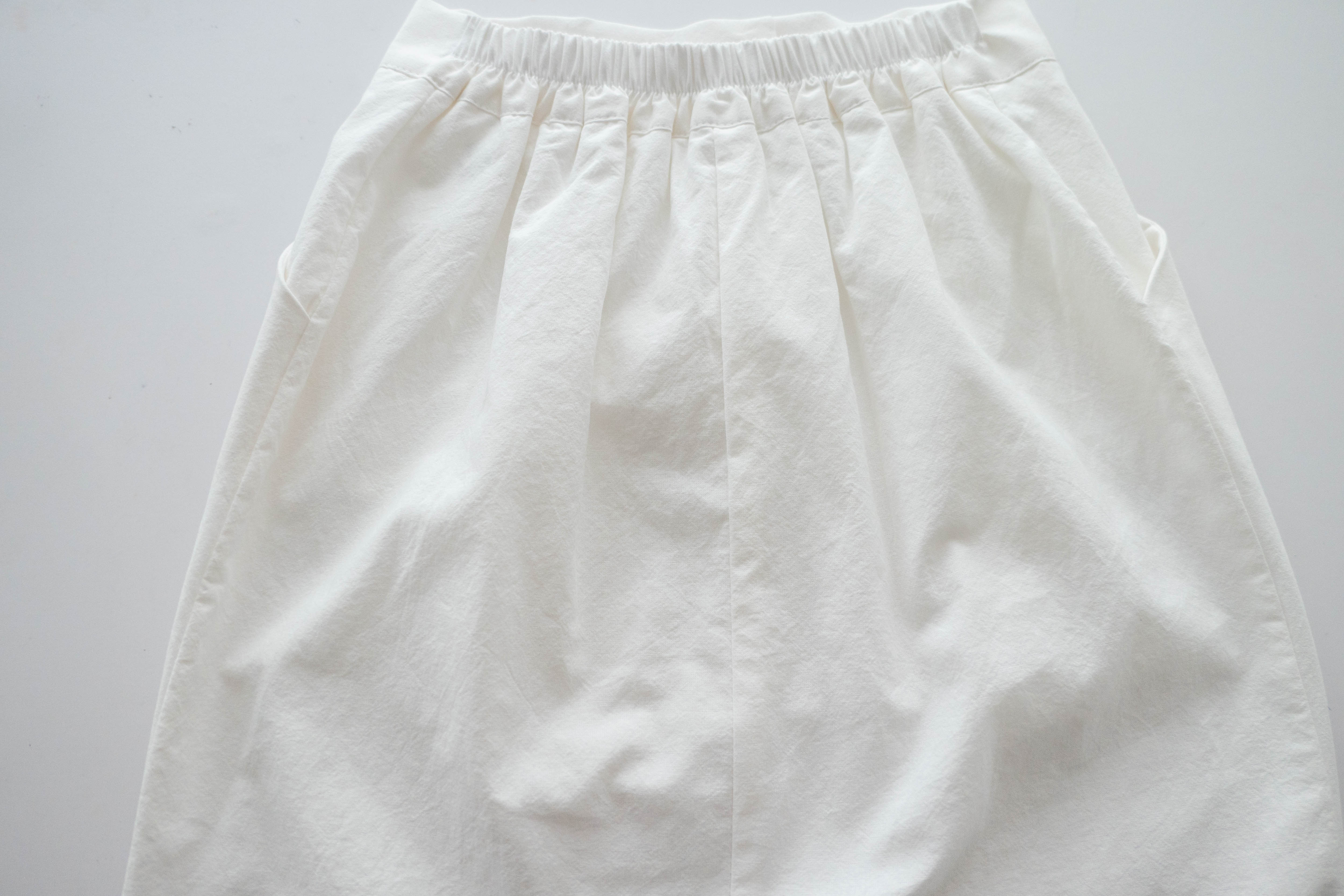 Wide Straight 不貼直身腰間車褶裙尾後開叉, Skirt/ SK8718