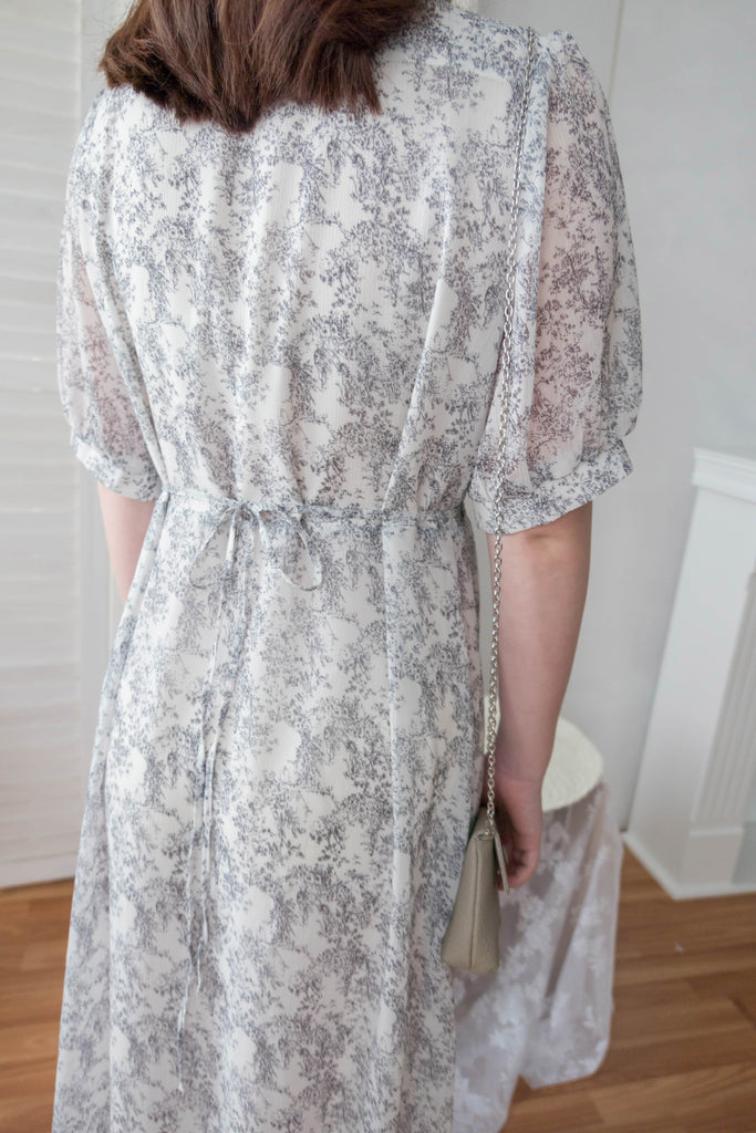 Chiffon Floral 氣質V領黑白印花束腰飄逸雪紡裙, Dress/ DS9302