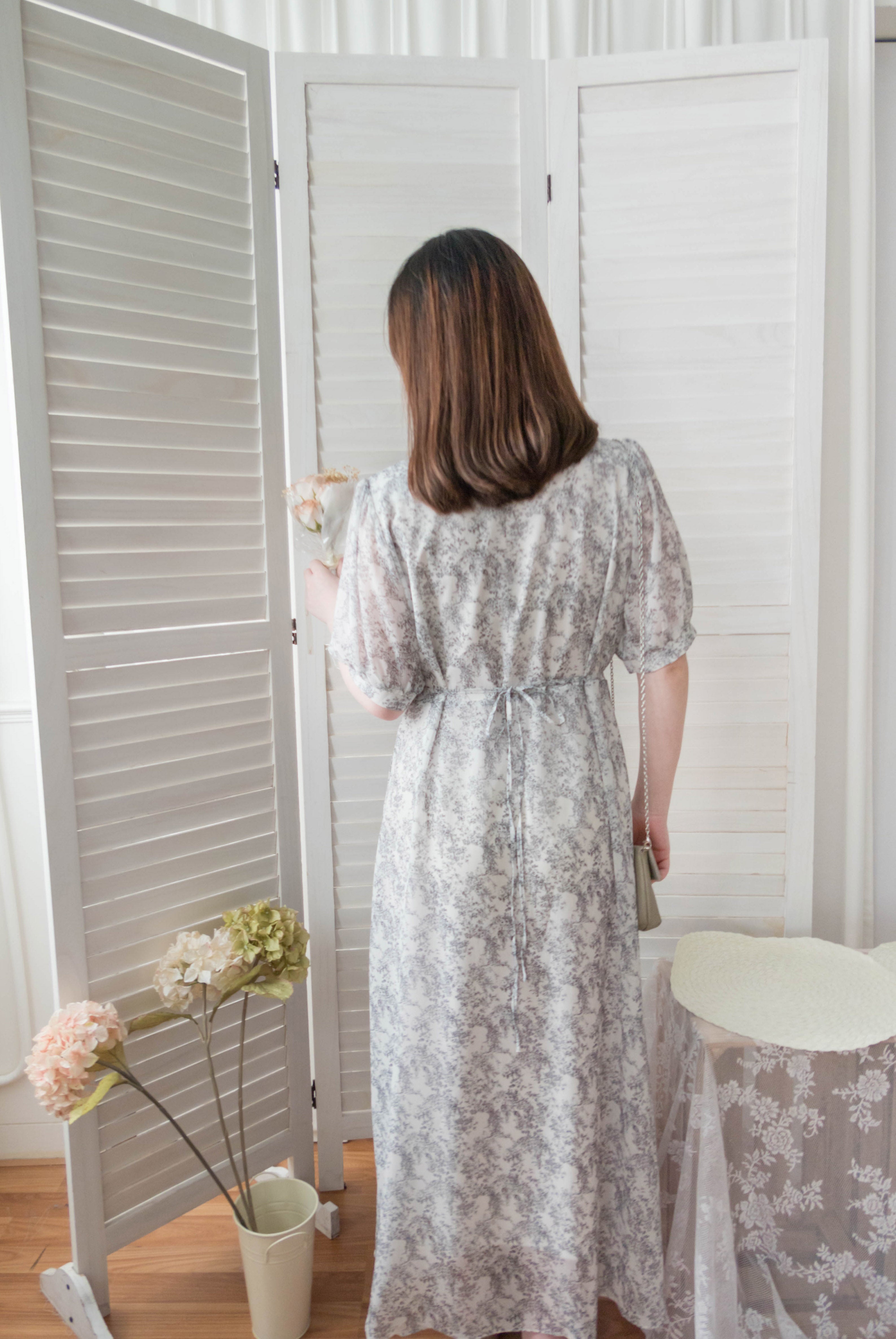 Chiffon Floral 氣質V領黑白印花束腰飄逸雪紡裙, Dress/ DS9302