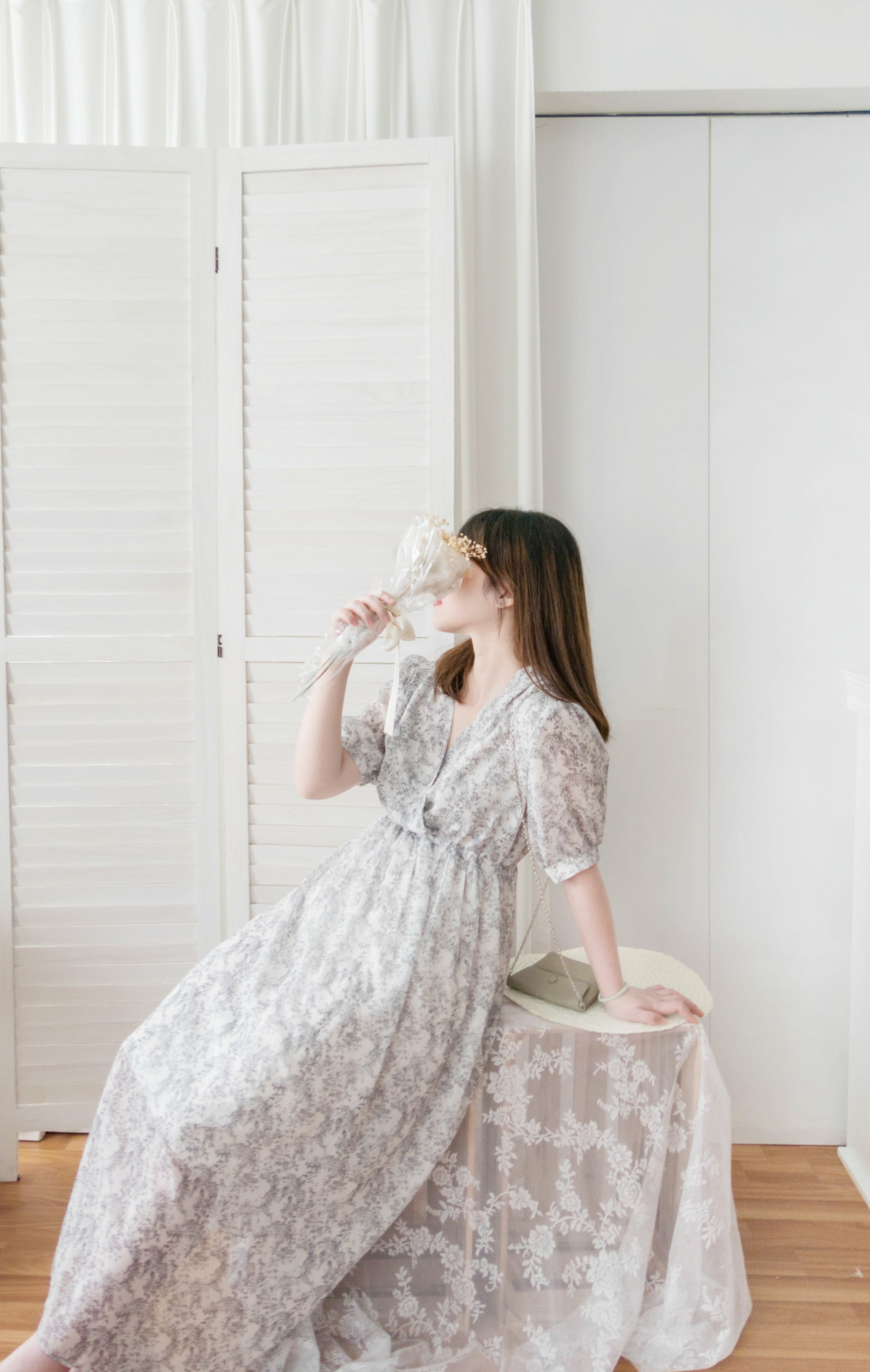 Chiffon Floral 氣質V領黑白印花束腰飄逸雪紡裙, Dress/ DS9302