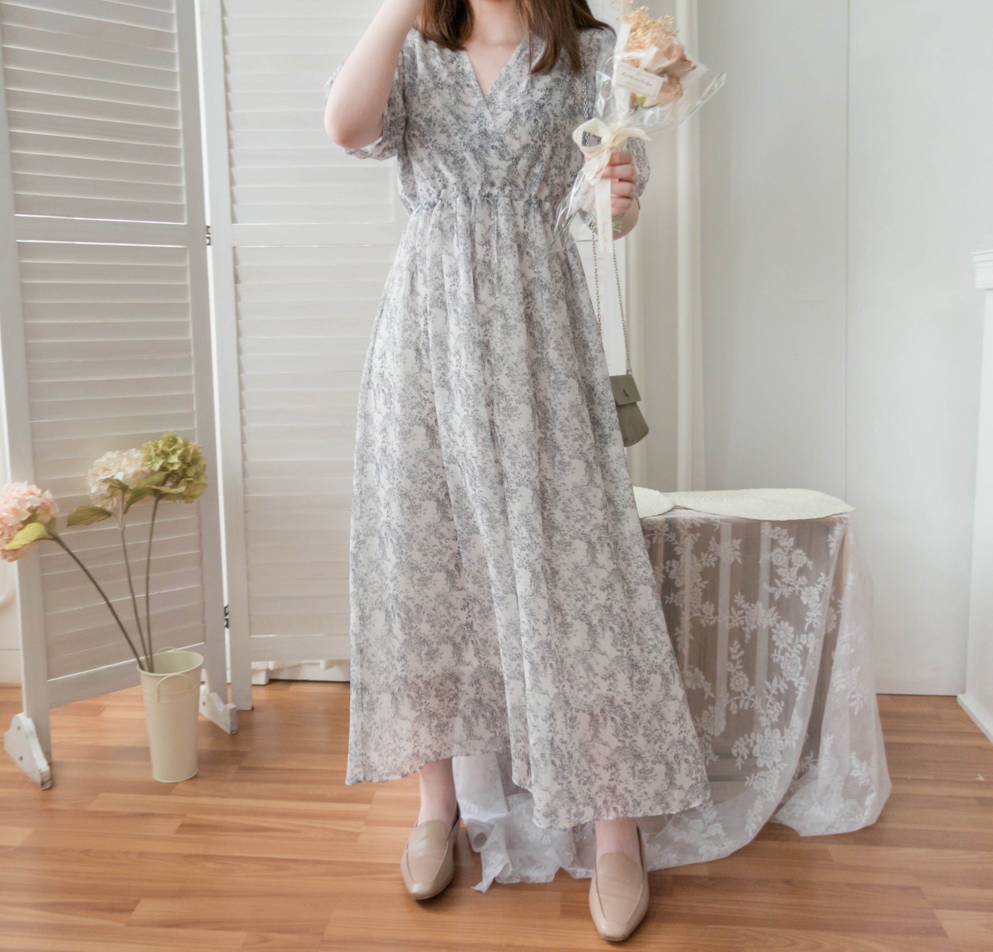 Chiffon Floral 氣質V領黑白印花束腰飄逸雪紡裙, Dress/ DS9302