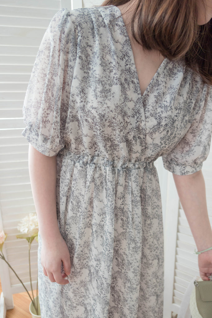 Chiffon Floral 氣質V領黑白印花束腰飄逸雪紡裙, Dress/ DS9302