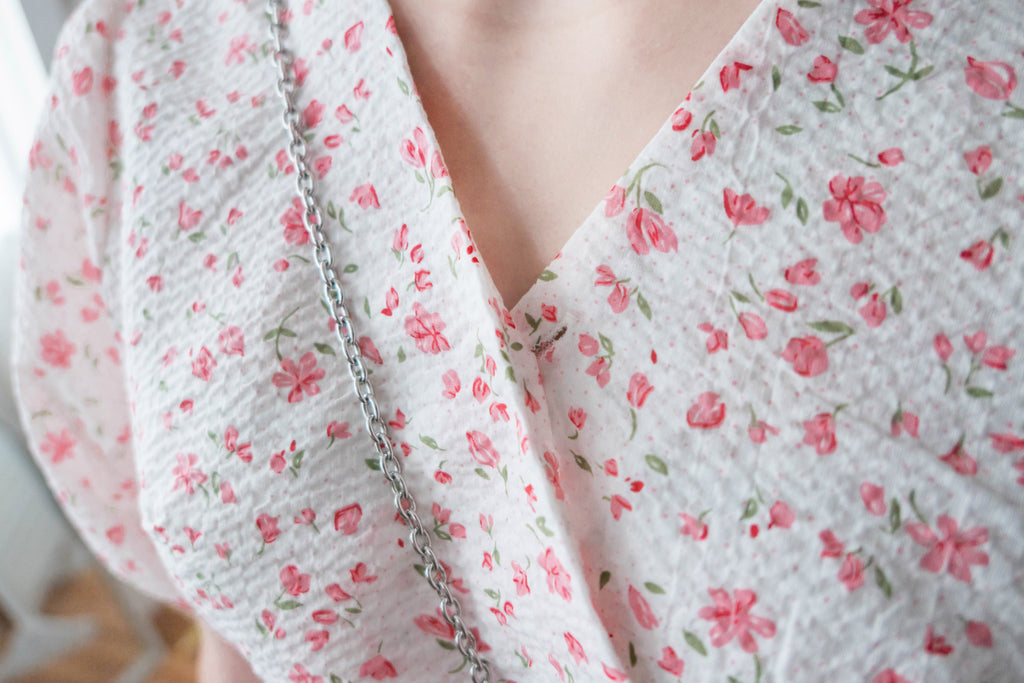 Cherry Sakura 浪漫櫻花點點疊領修腰, Blouse/ BU8958