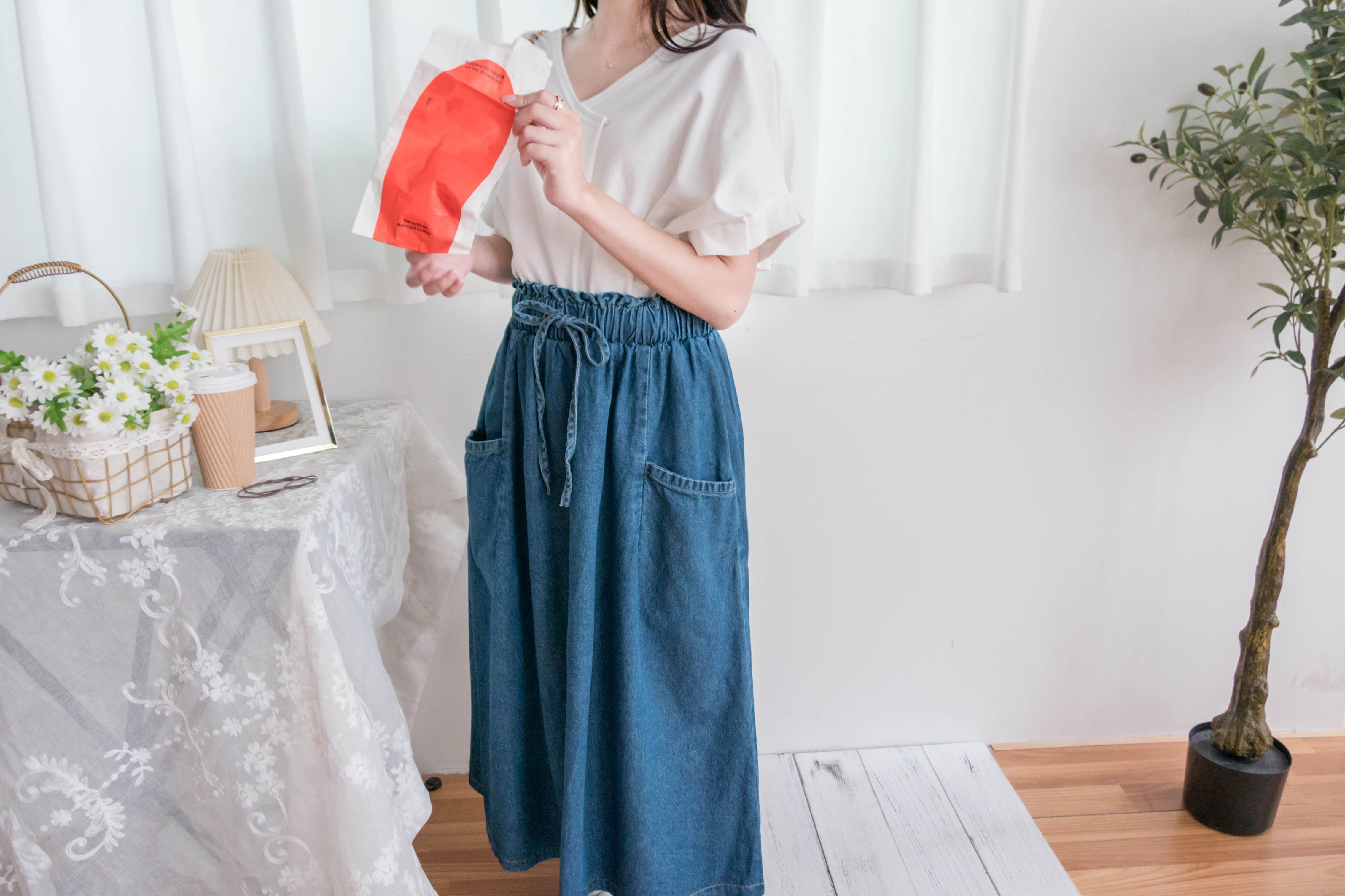 Pin Sleeve 棉質交疊V領花花袖上衣, Top/ BU8960 (white sold out)
