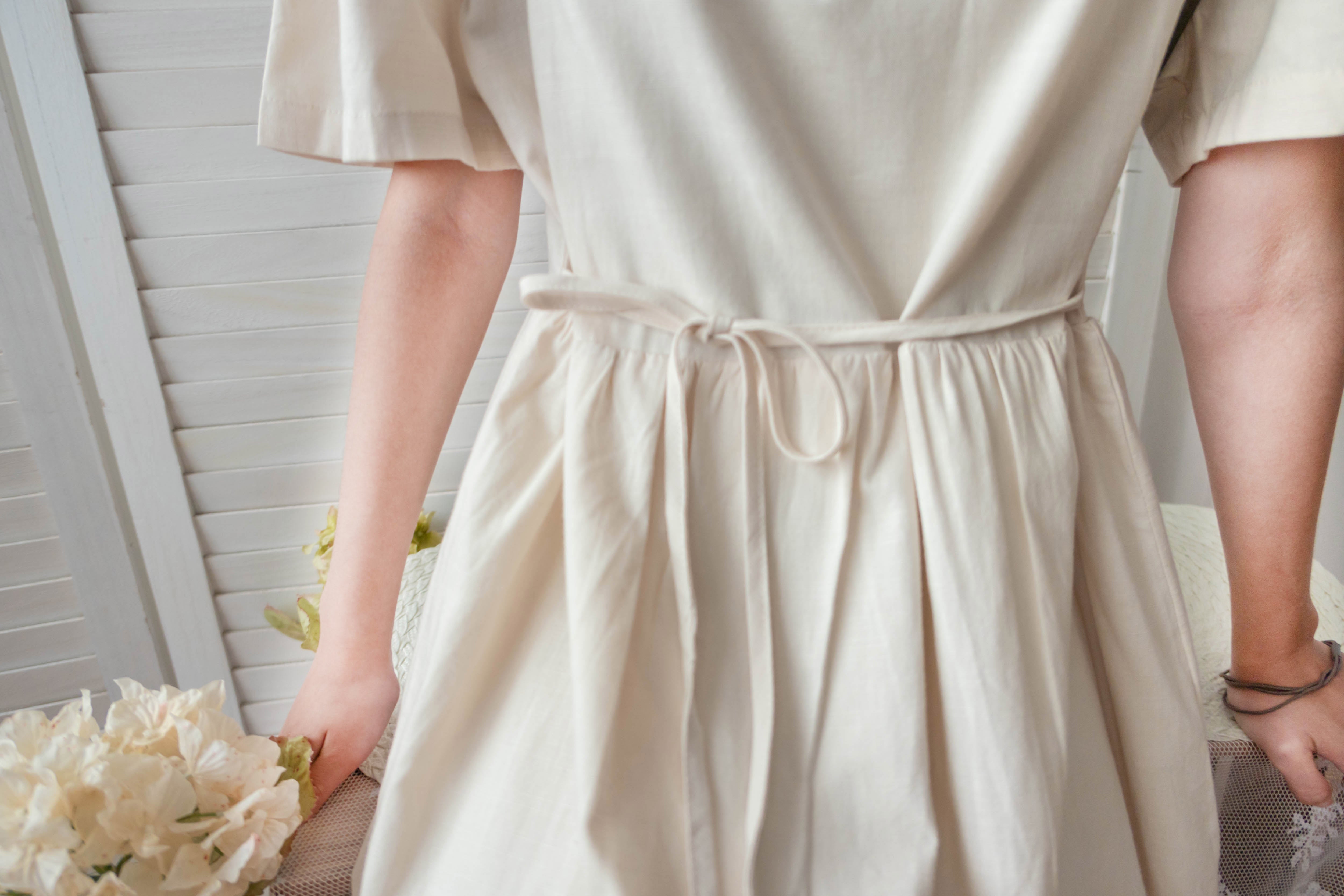 Beige 優雅隨性方領後背單排鈕扣, Dress/ DS9308