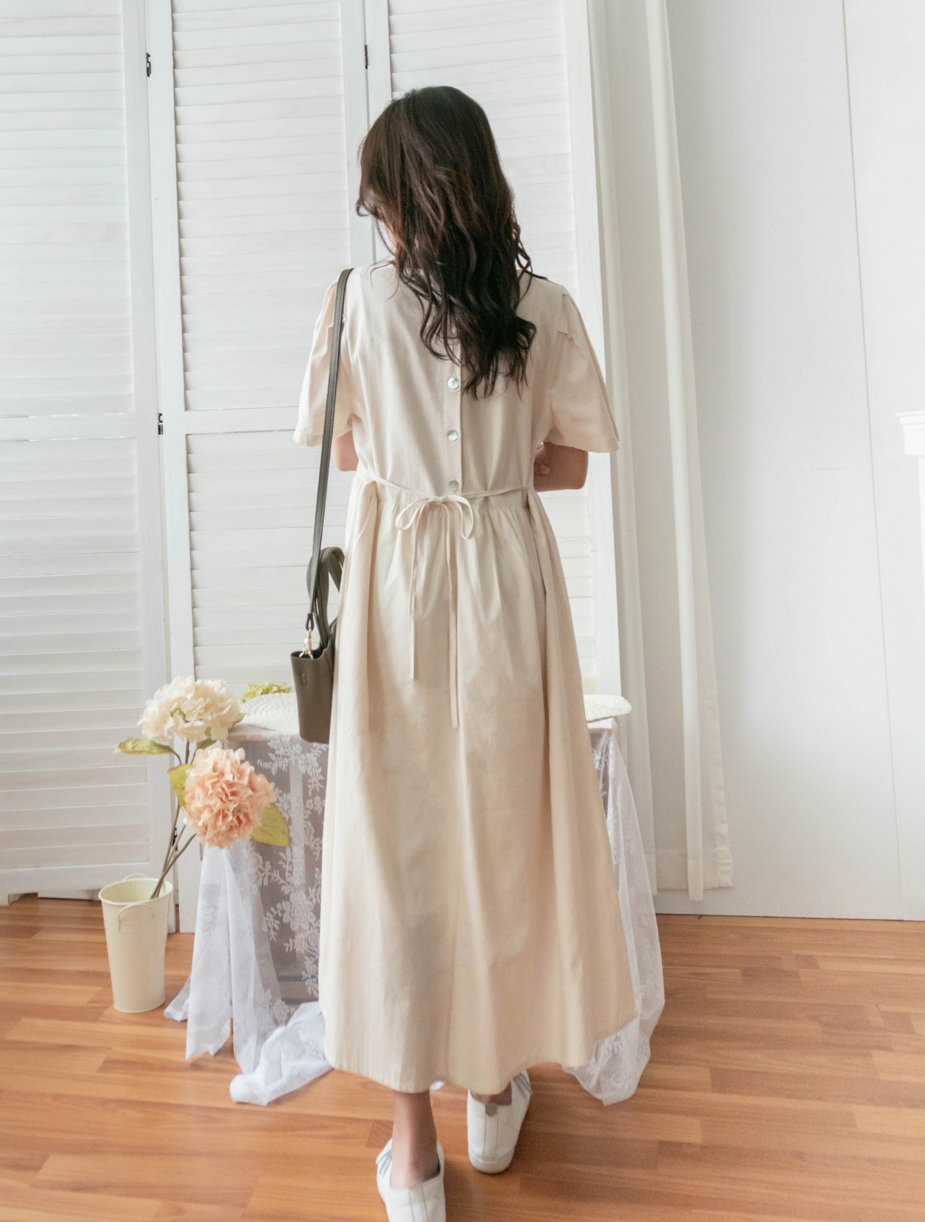 Beige 優雅隨性方領後背單排鈕扣, Dress/ DS9308