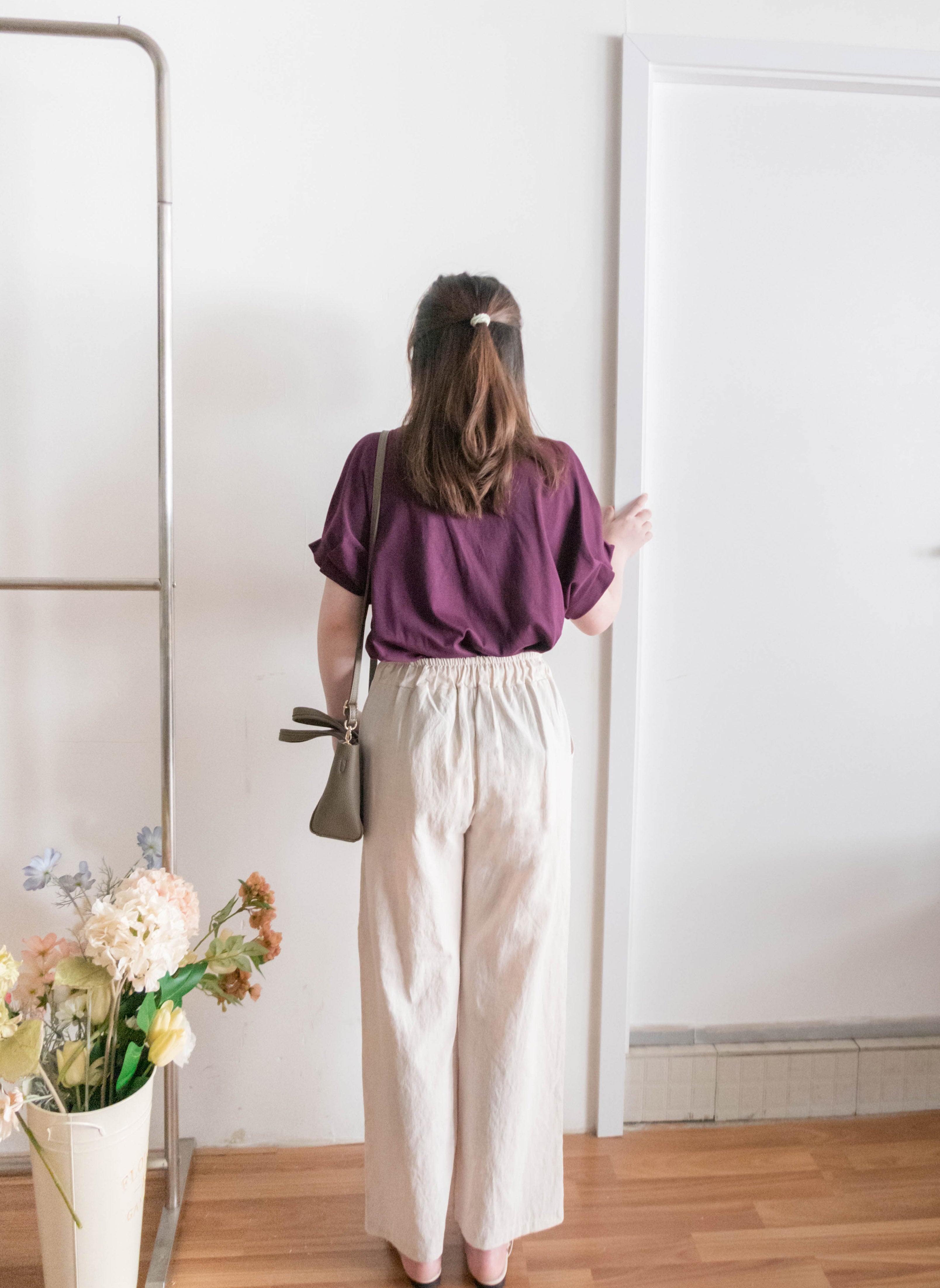 Pin Sleeve 棉質交疊V領花花袖上衣, Top/ BU8960 (white sold out)
