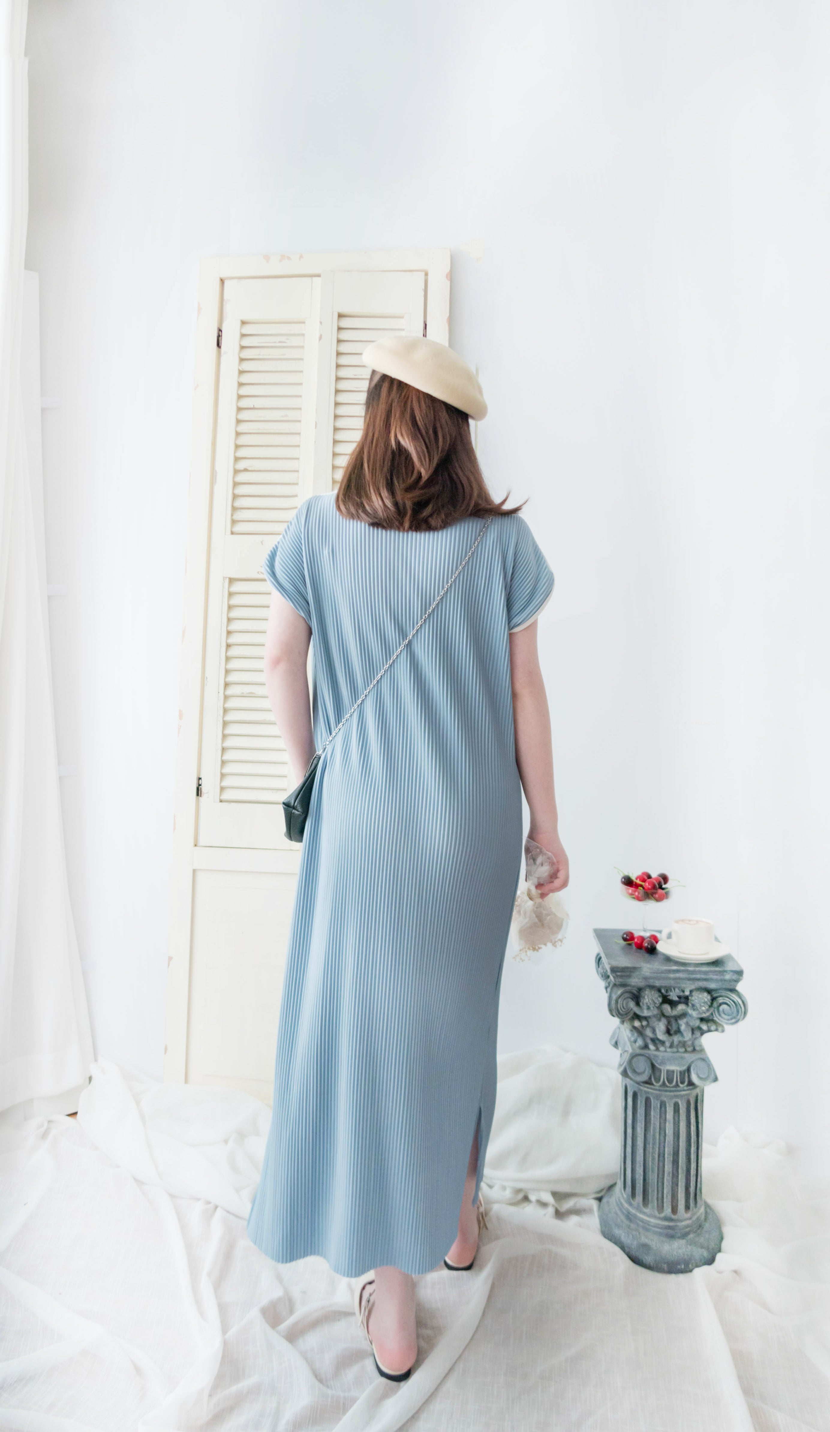 (BEIGE ONLY) Pleated Coco 輕優雅船領細百褶裙身闊鬆開叉, Dress/ DS9311