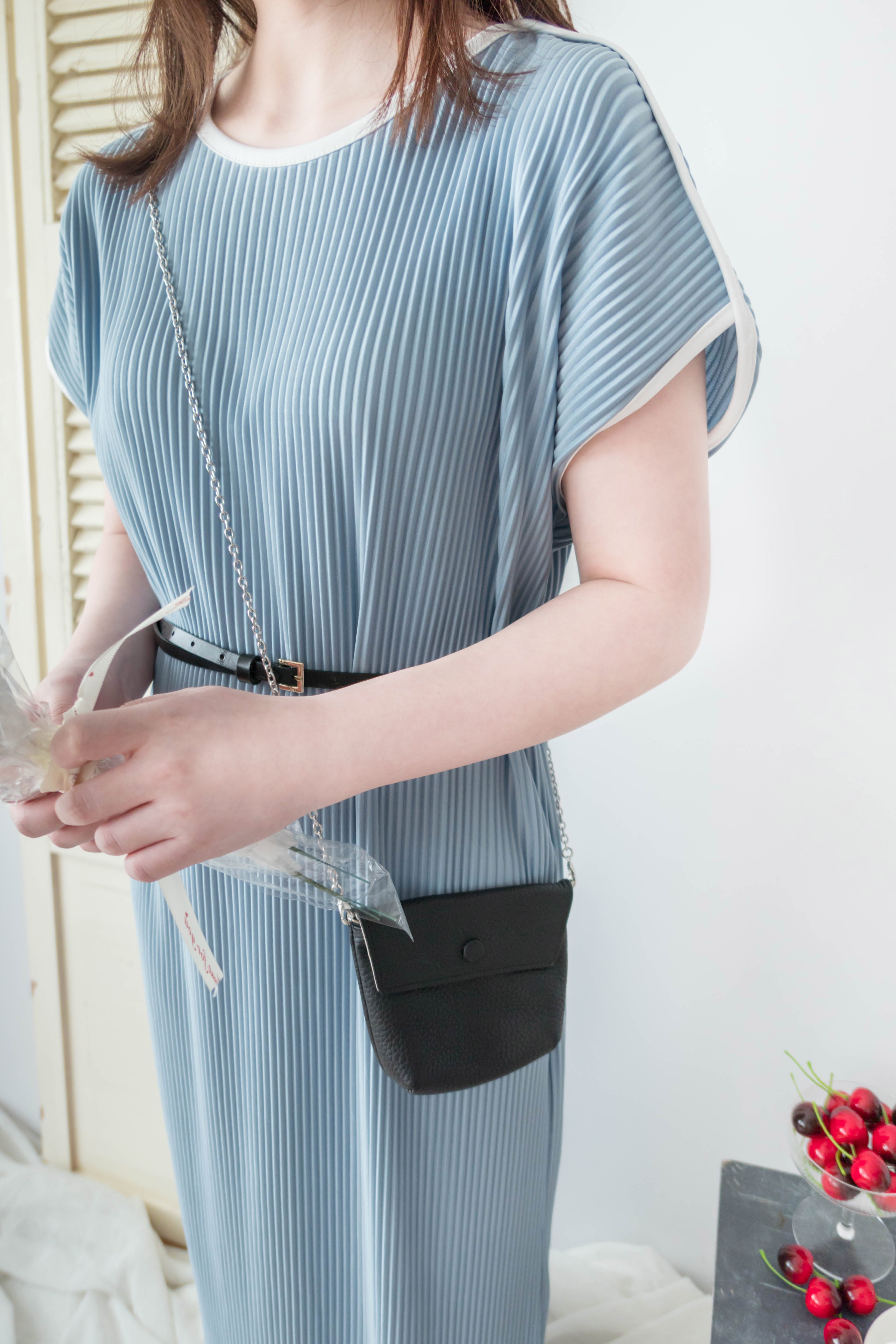 (BEIGE ONLY) Pleated Coco 輕優雅船領細百褶裙身闊鬆開叉, Dress/ DS9311
