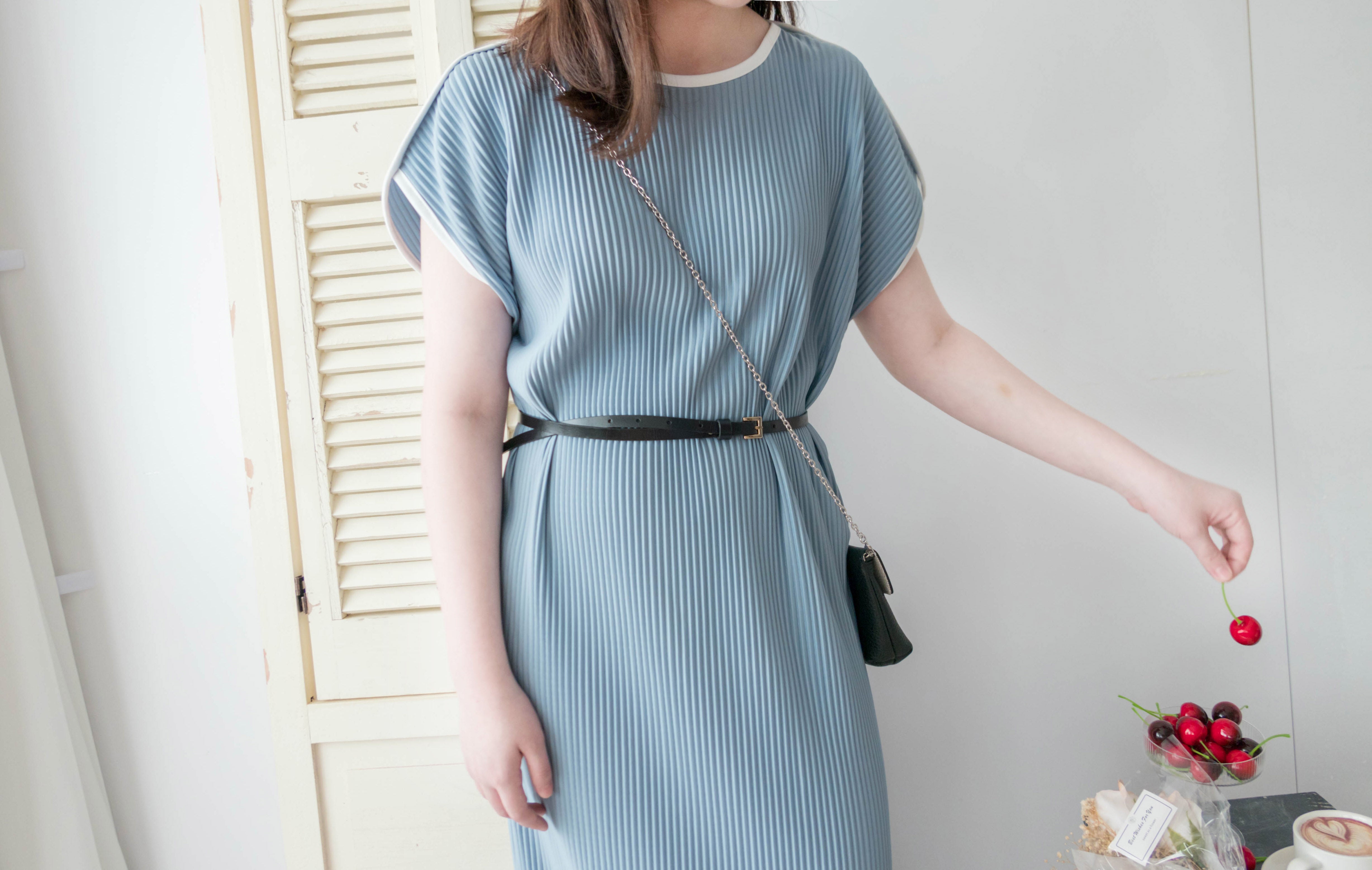 (BEIGE ONLY) Pleated Coco 輕優雅船領細百褶裙身闊鬆開叉, Dress/ DS9311