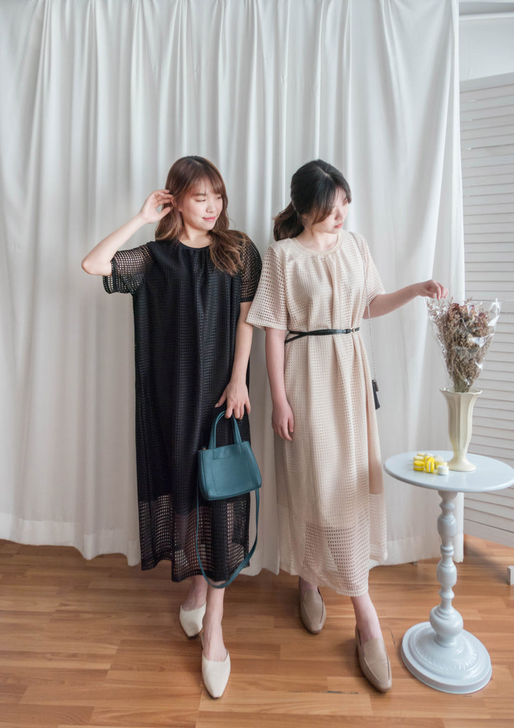 (售完即止款) Hollow 鏤空格仔設計連身長裙(連裡布), Dress/ DS9320 (black sold out)