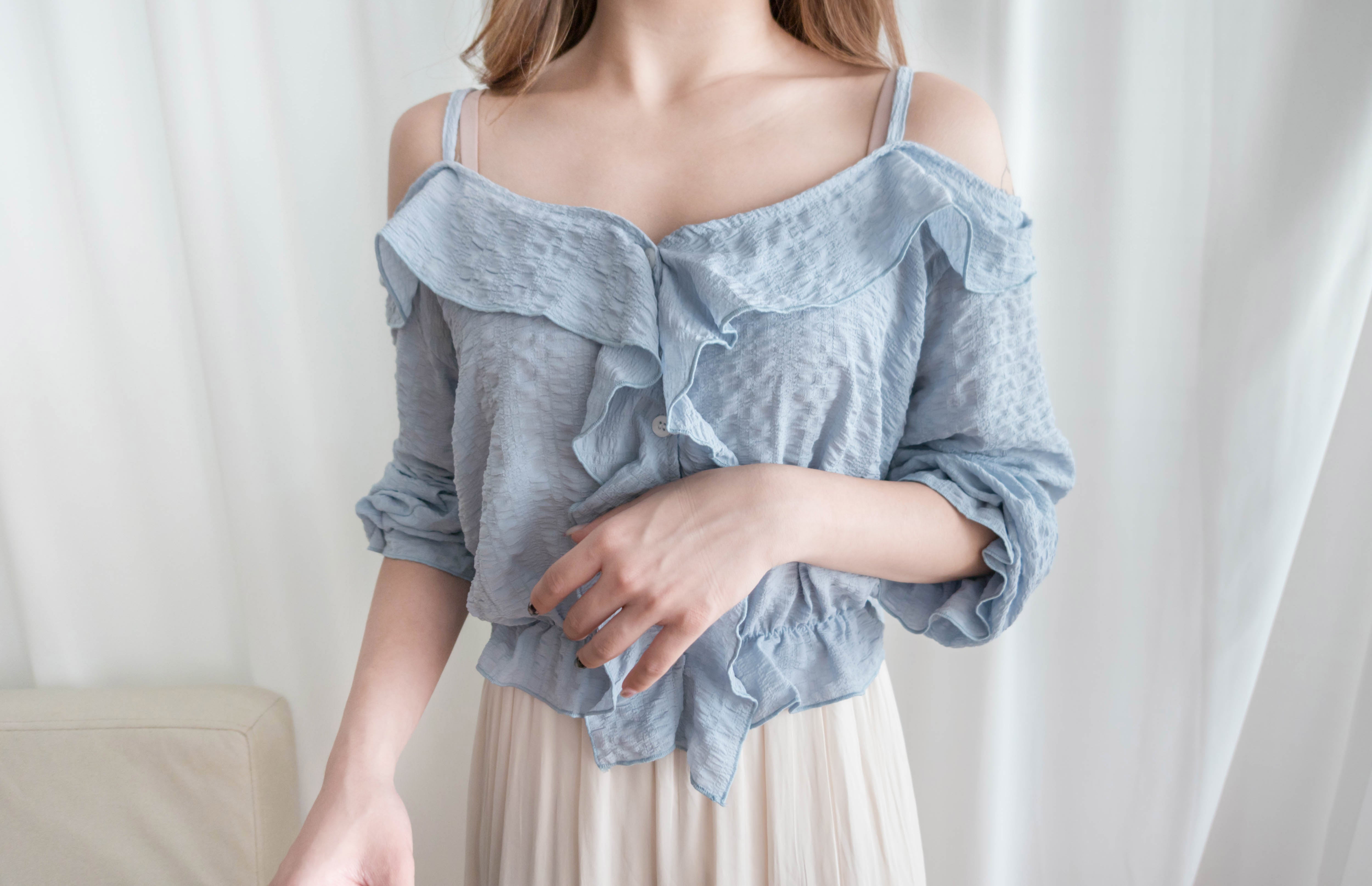 Ruffle Lady 荷葉邊仙氣短帶露肩上衣 ,Blouse/ BU8962 (lightblue sold out)
