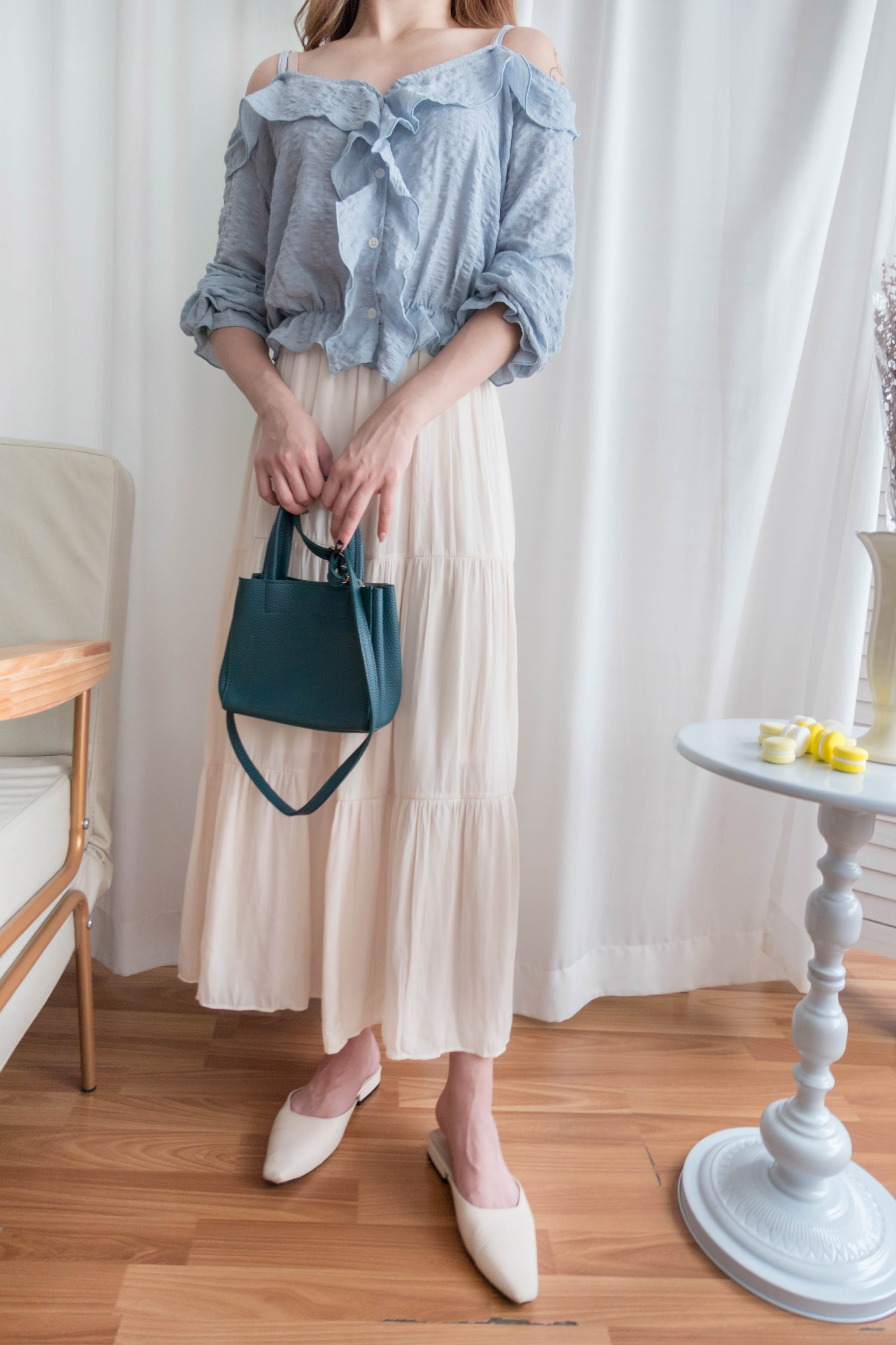 Ruffle Lady 荷葉邊仙氣短帶露肩上衣 ,Blouse/ BU8962 (lightblue sold out)