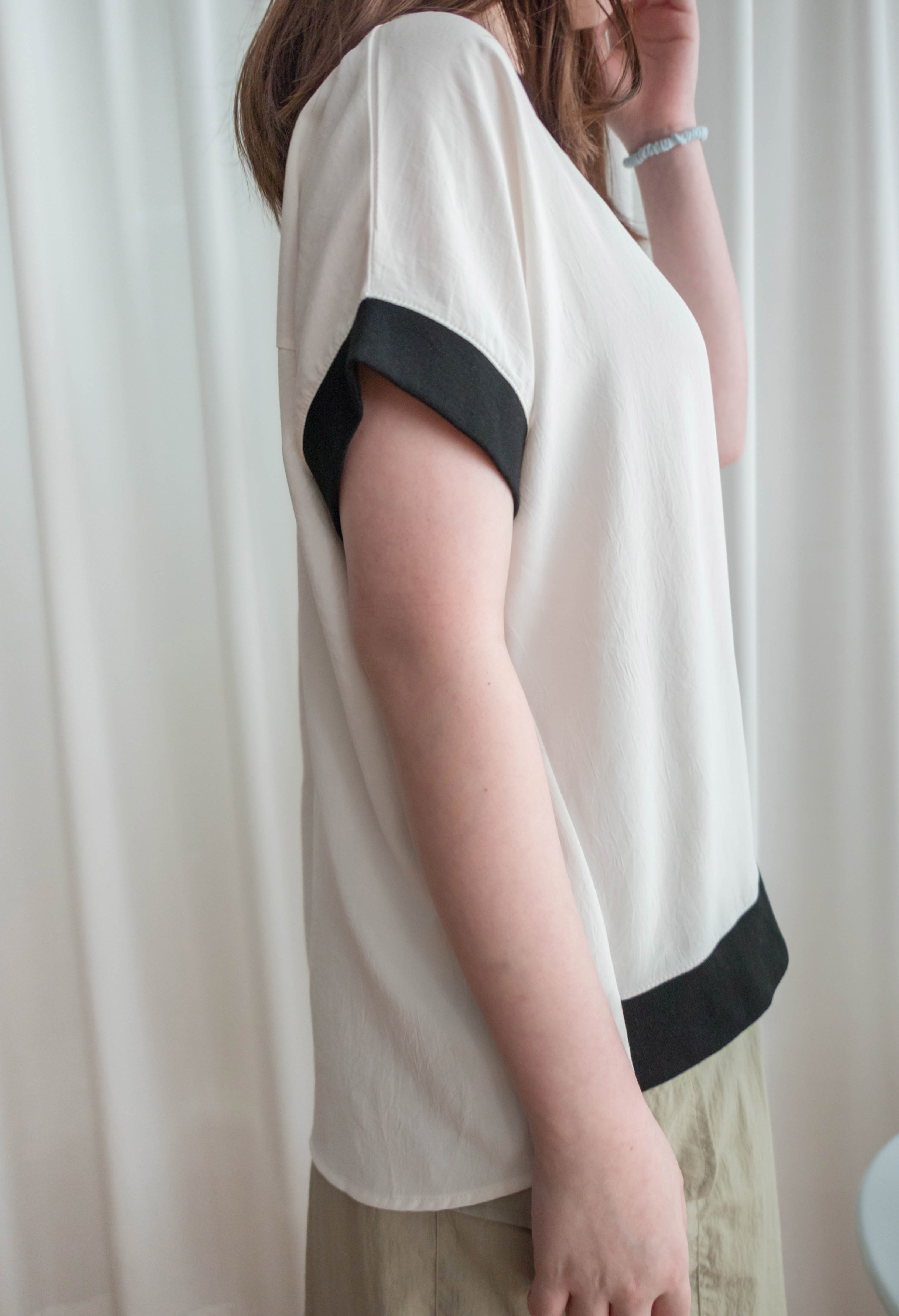 Chiffon SweaterShirt 雙拼色不規則設計雪紡衛衣, Blouse/ TP8890 (beige sold out)