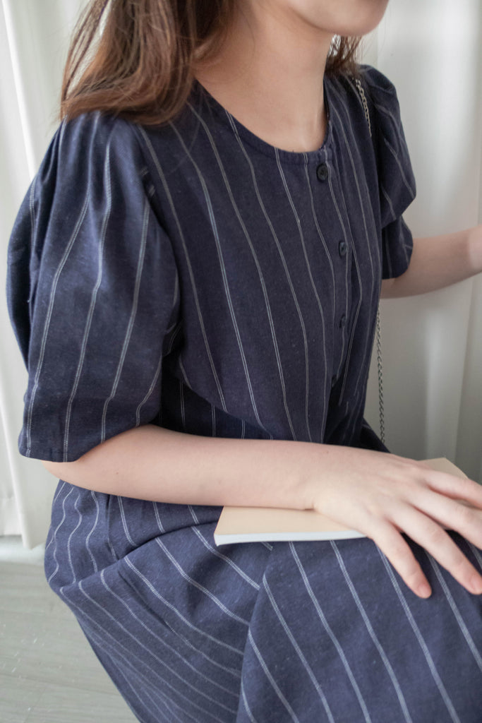 Navy Stripe 隨性防皺麻棉條紋高腰線裙擺車褶, Dress/ DS9312