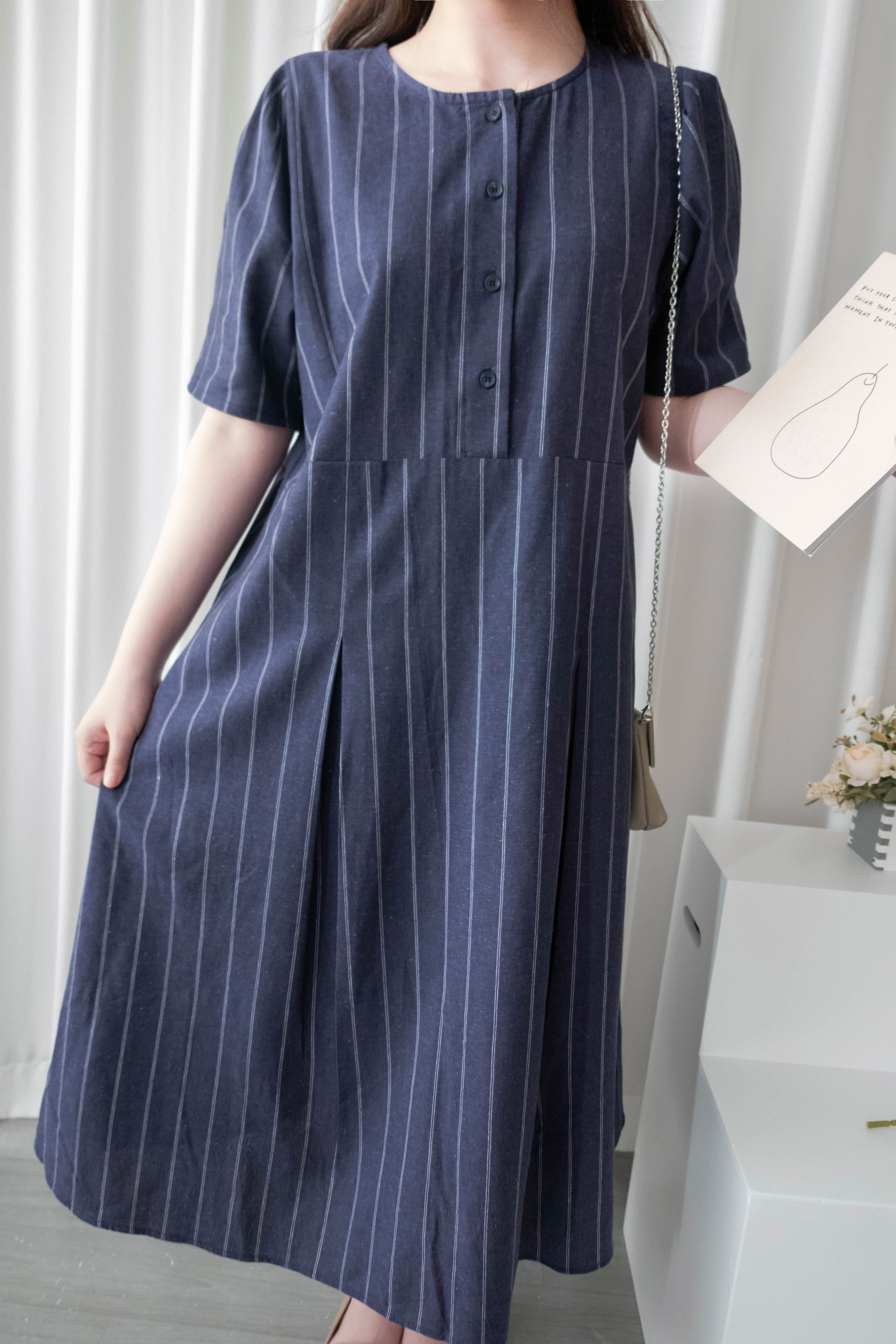 Navy Stripe 隨性防皺麻棉條紋高腰線裙擺車褶, Dress/ DS9312