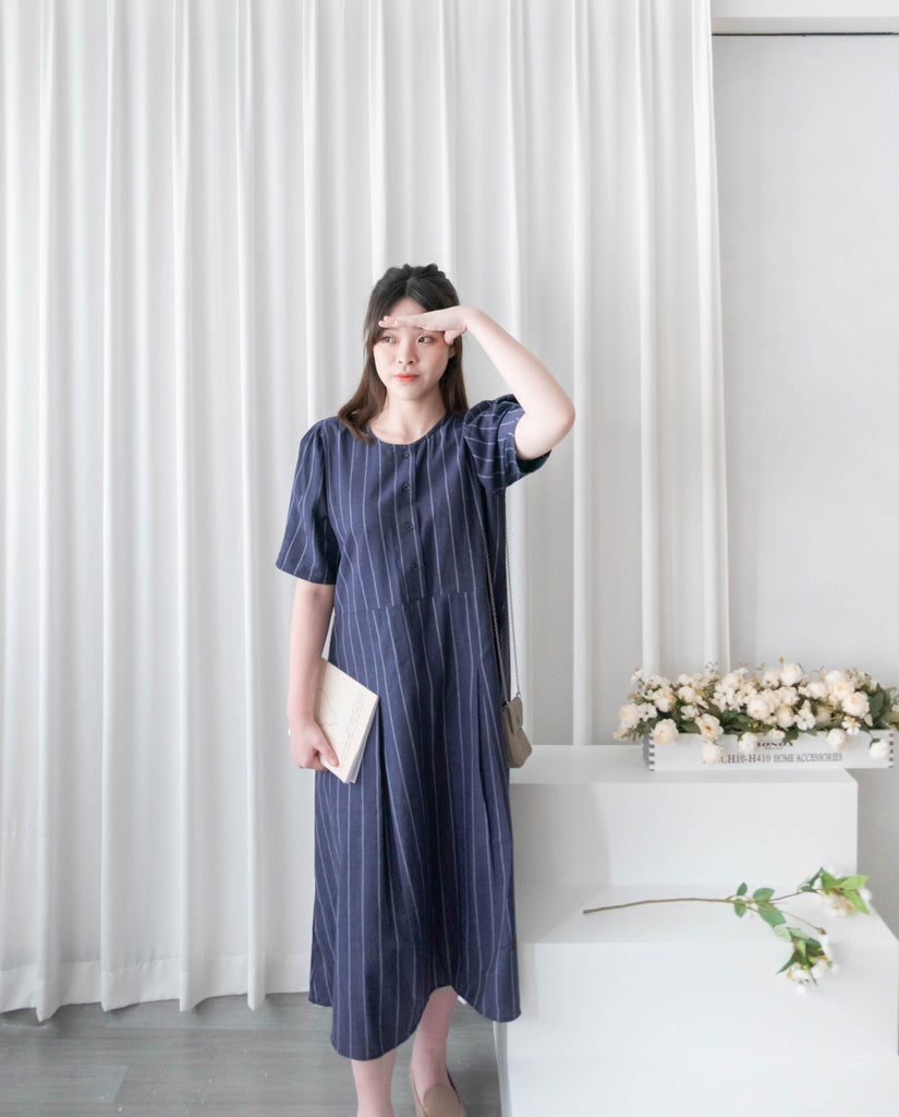 Navy Stripe 隨性防皺麻棉條紋高腰線裙擺車褶, Dress/ DS9312
