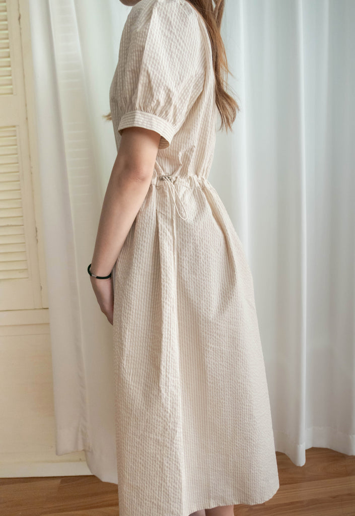 Beige Stripe 杏色淺條紋溫柔感修腰連身裙, Dress/ DS9315
