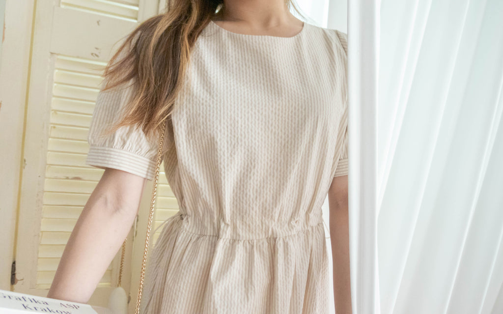 Beige Stripe 杏色淺條紋溫柔感修腰連身裙, Dress/ DS9315