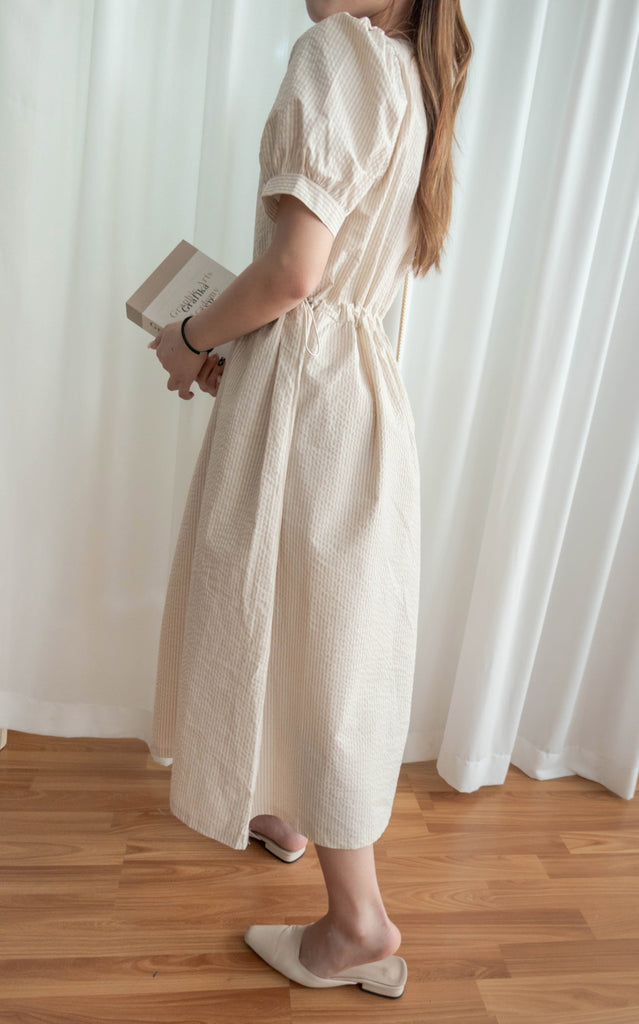 Beige Stripe 杏色淺條紋溫柔感修腰連身裙, Dress/ DS9315