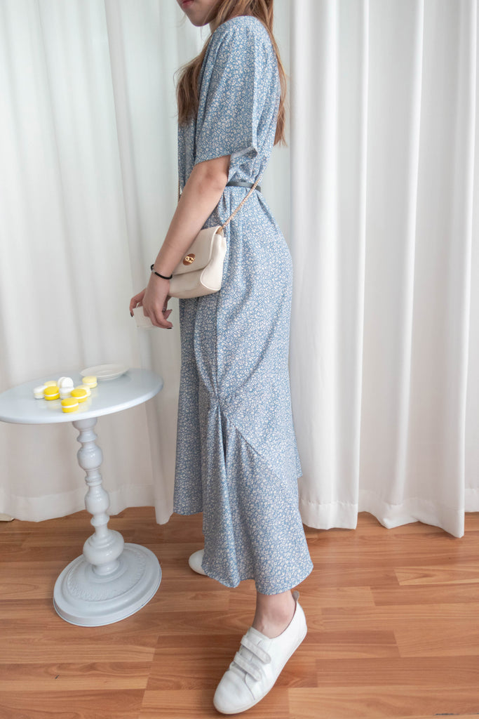 !𝕃𝔸𝕊𝕋 𝔽𝔼𝕎! Babybreath 藍色滿天星印花寬鬆魚尾連身裙, Dress/ DS9318
