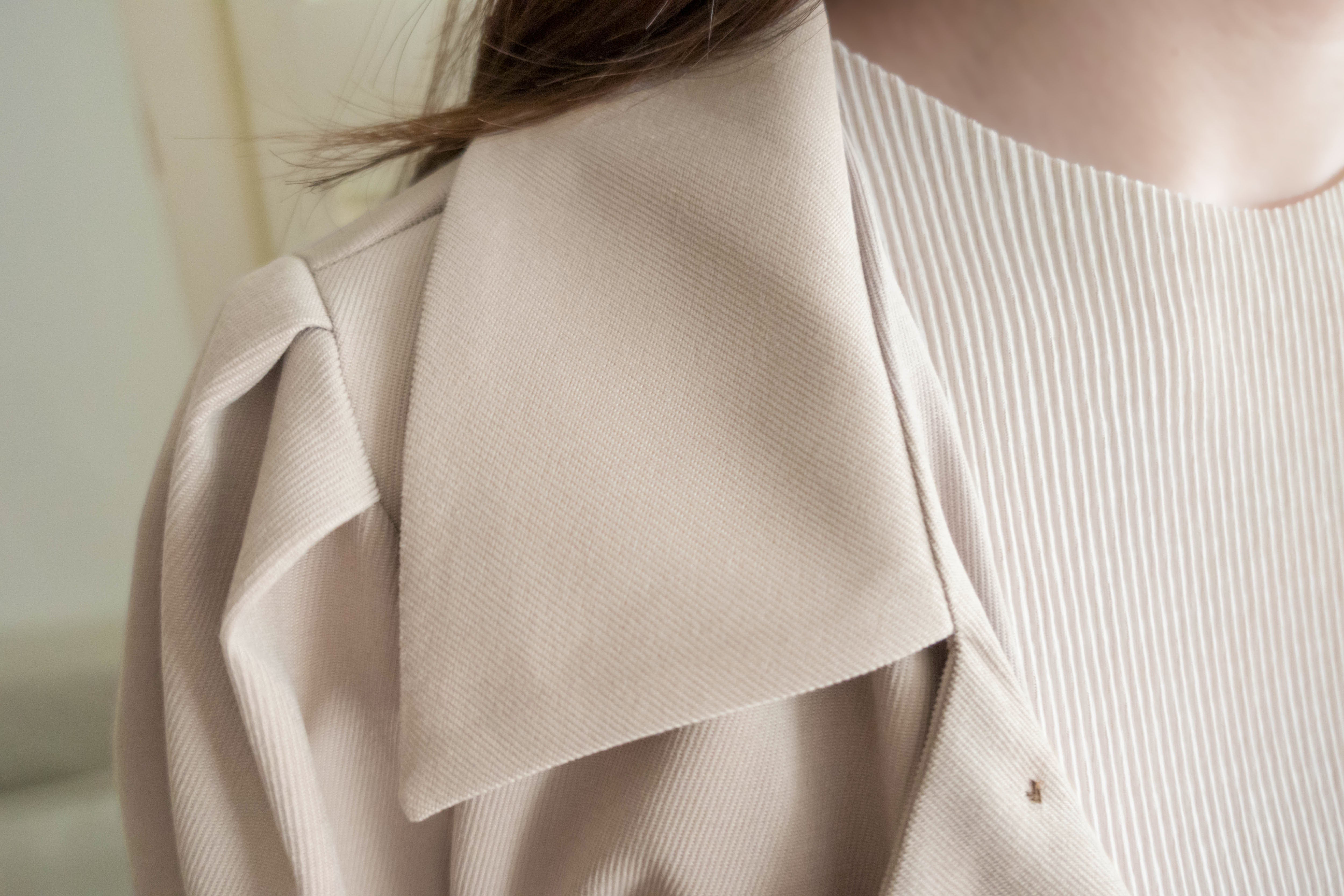 Beige 杏色雙排鈕扣反領口外套或上衣, Blouse/ JK8117