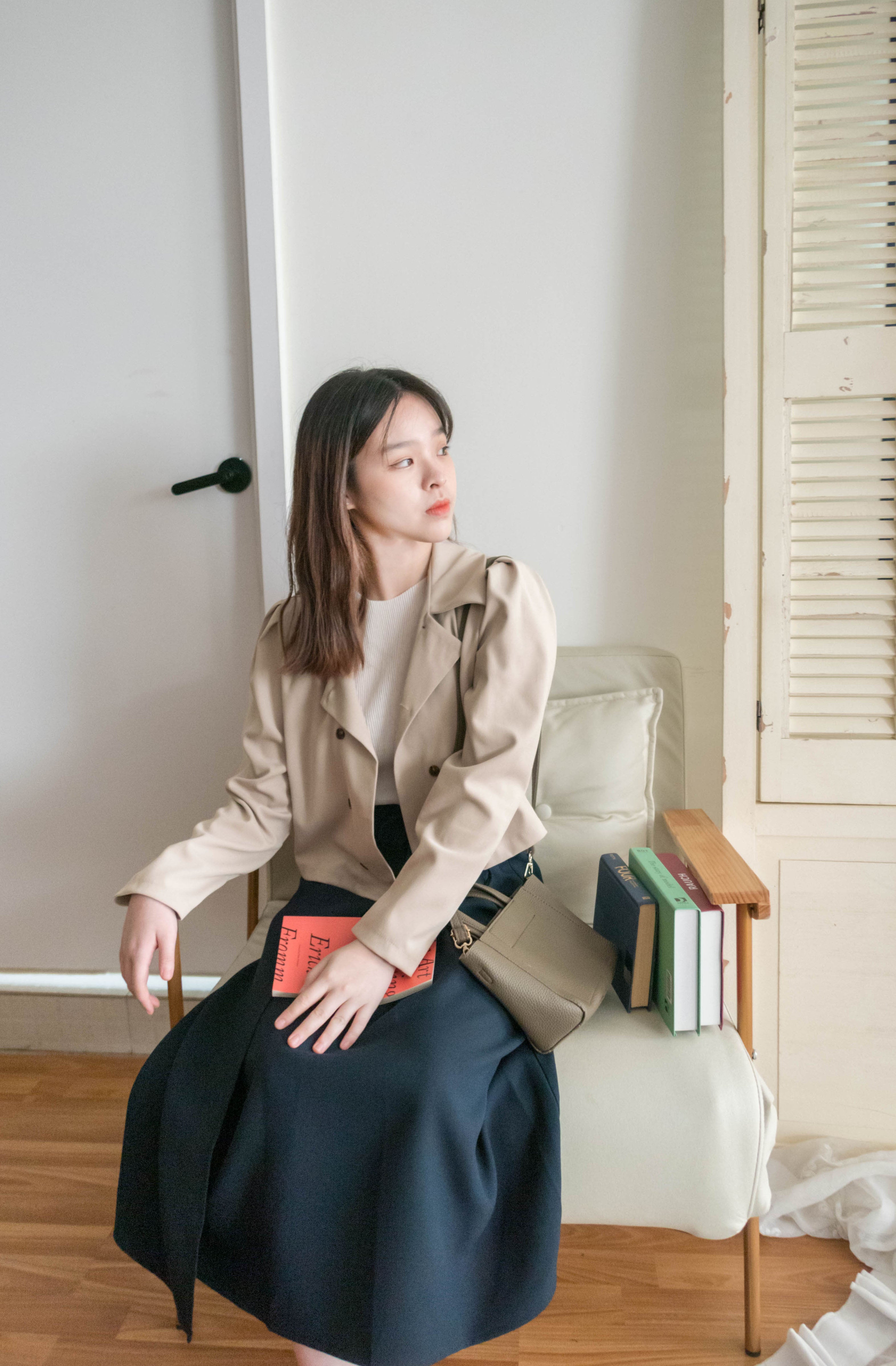 Beige 杏色雙排鈕扣反領口外套或上衣, Blouse/ JK8117