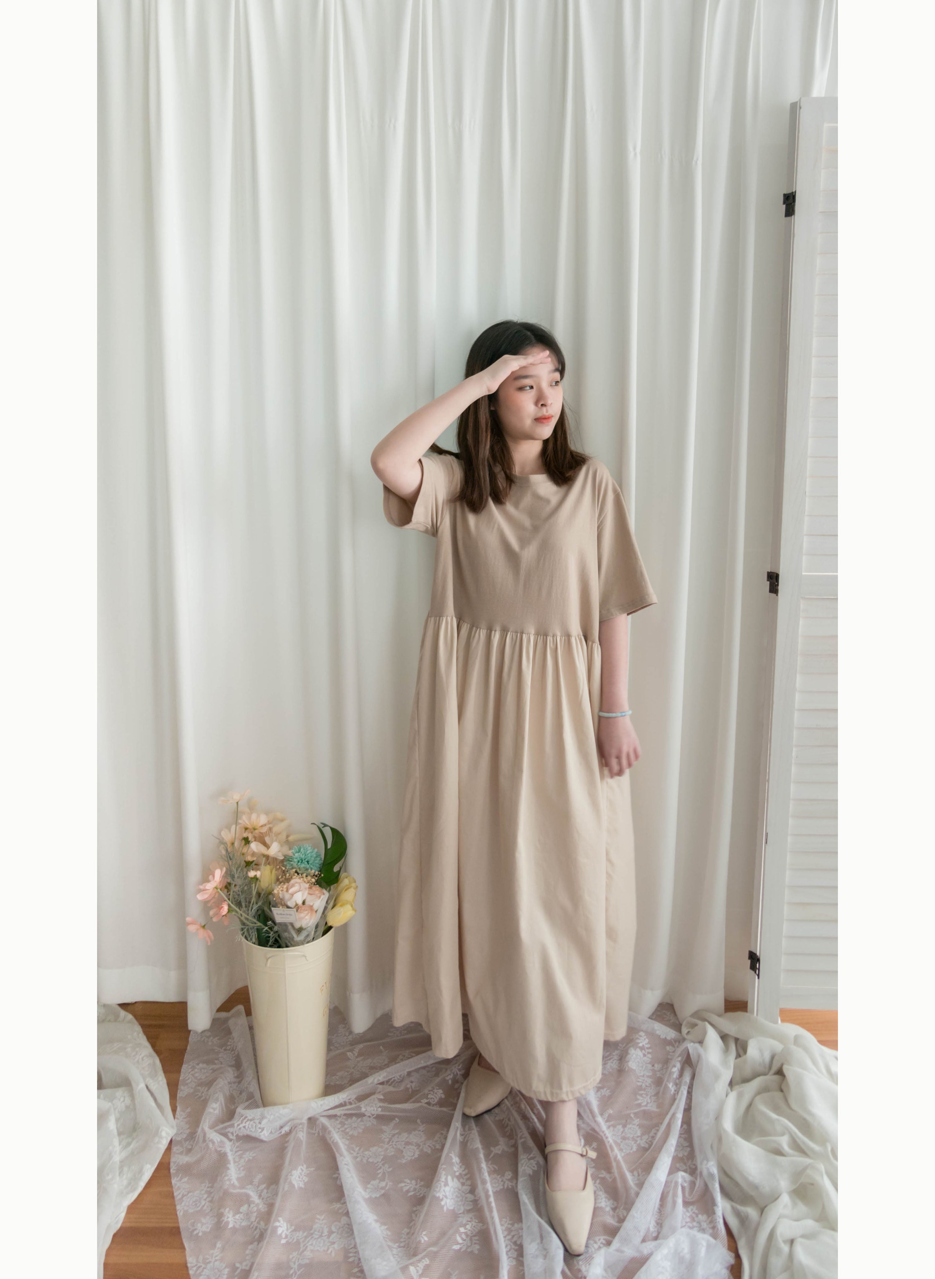 Beige 彈性棉質皺褶腰間大擺連身裙, Dress/ DS9321