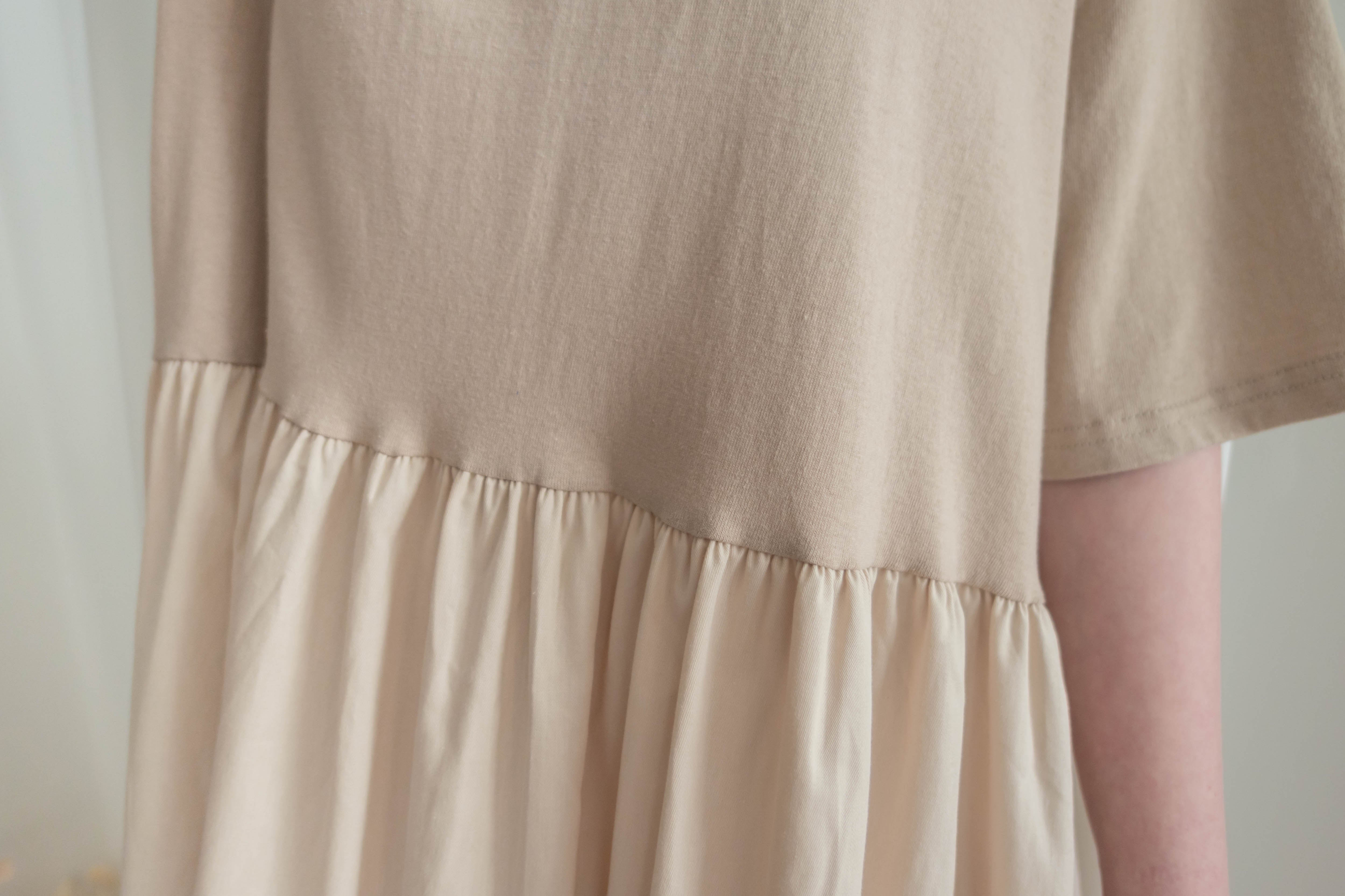 Beige 彈性棉質皺褶腰間大擺連身裙, Dress/ DS9321