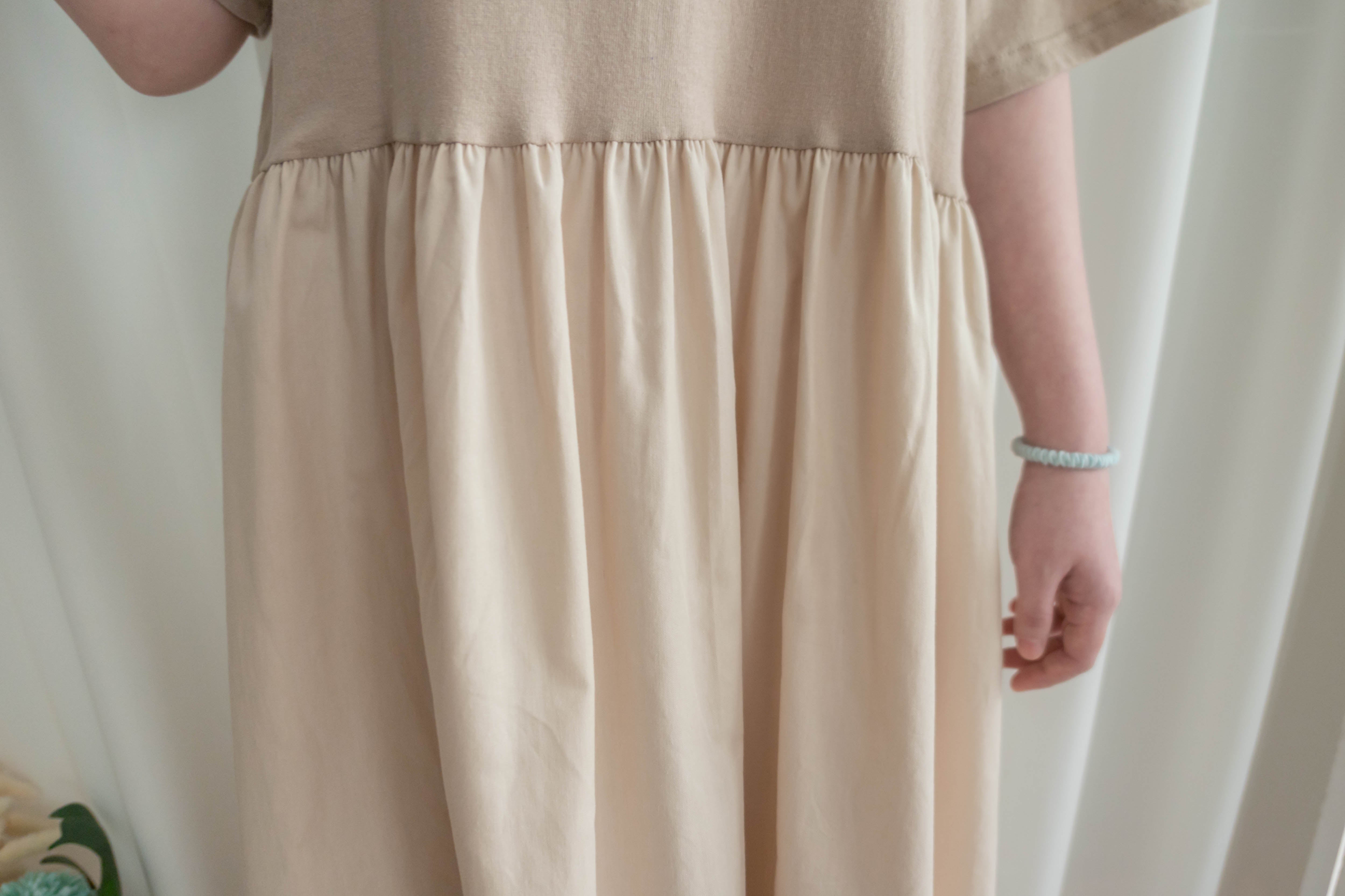 Beige 彈性棉質皺褶腰間大擺連身裙, Dress/ DS9321