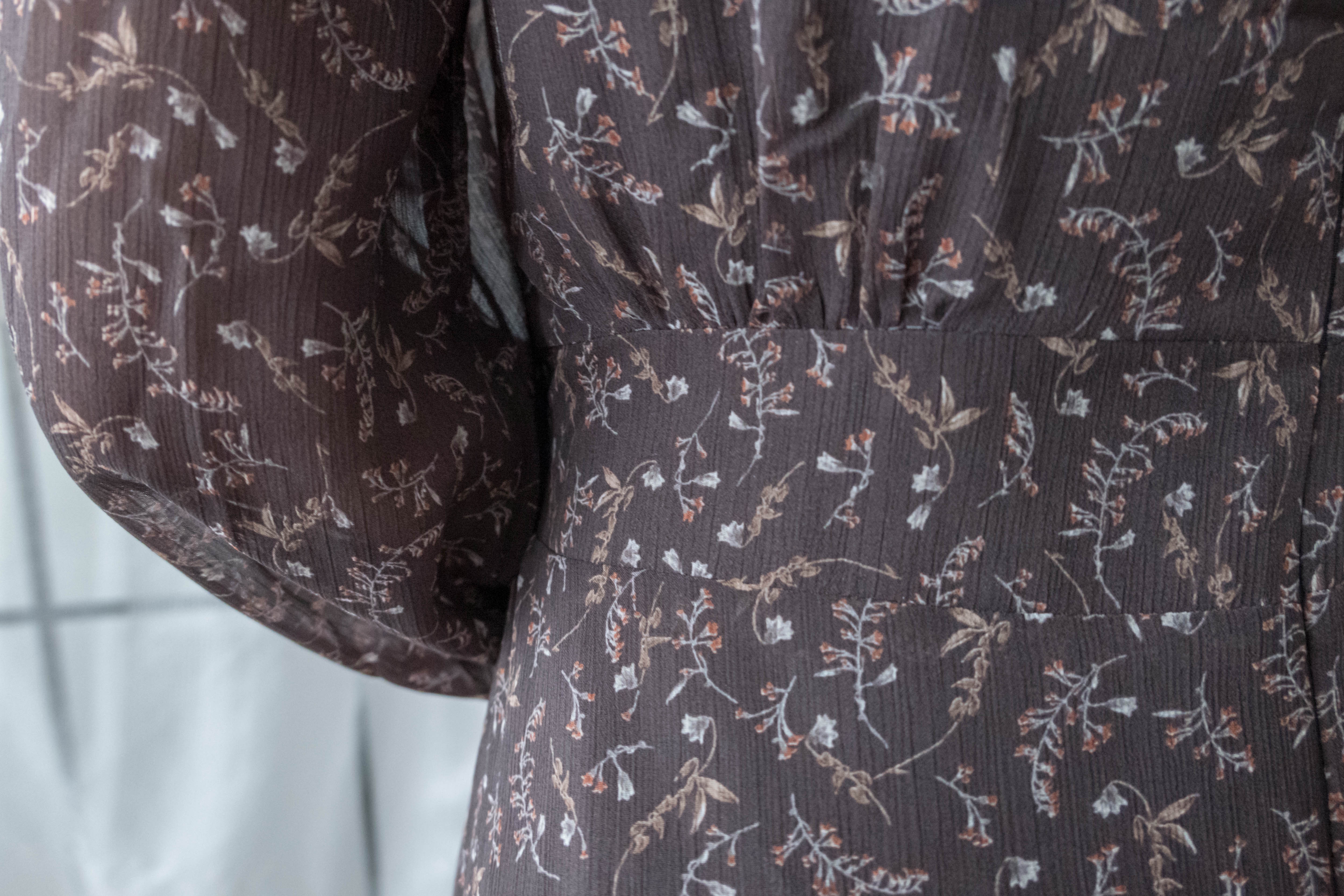 Lavender Floral 彩色幾何薰衣草疊領口飄逸雪紡連身裙, Dress/ DS9328