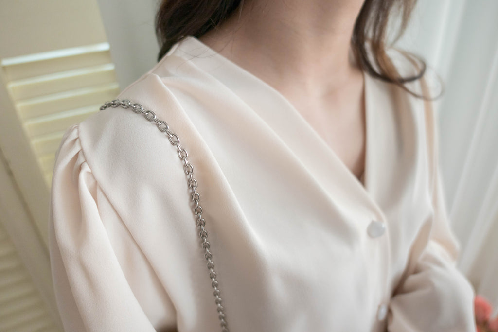 V Pleated 不透膚通透鈕扣質感雪紡, Blouse/ BU8965