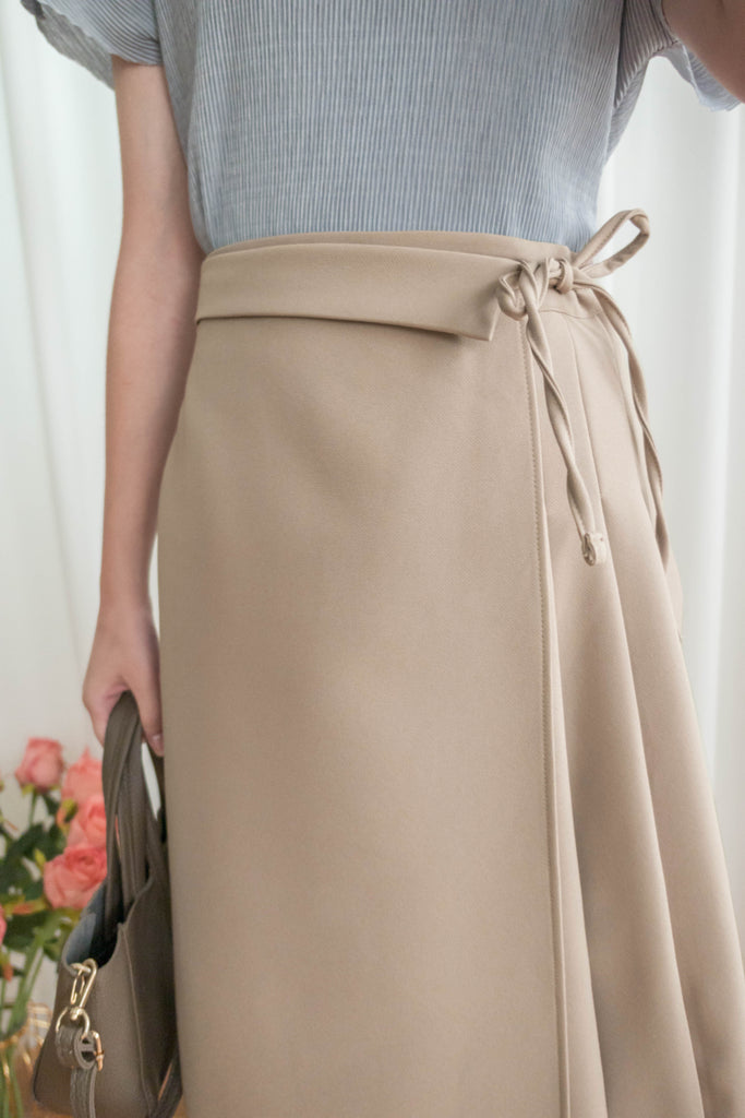 Pleated Ribbon 交疊內百摺蝴蝶結高腰半身裙, Skirt/ SK8739 (奶茶 BurlyWood sold out)