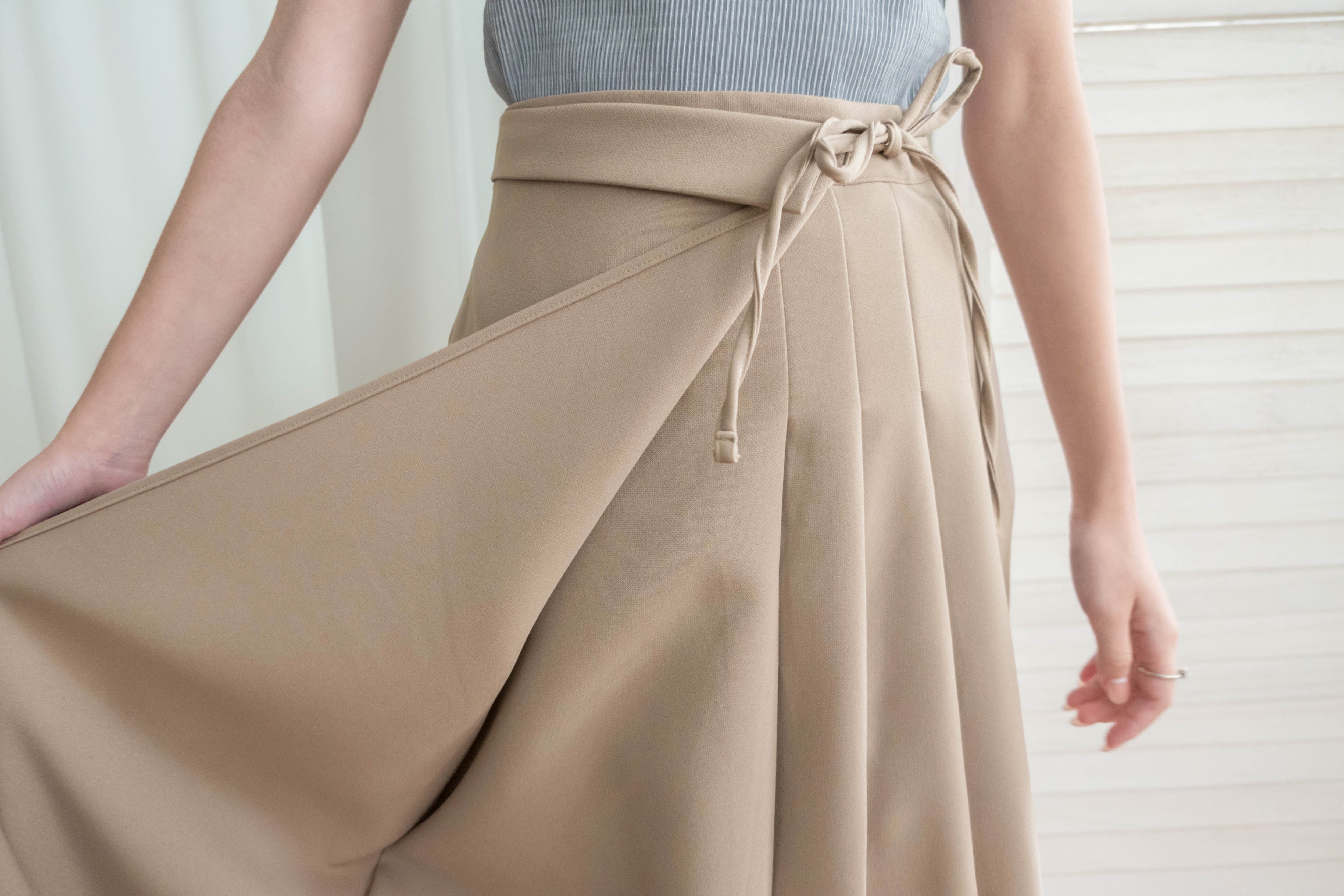 Pleated Ribbon 交疊內百摺蝴蝶結高腰半身裙, Skirt/ SK8739 (奶茶 BurlyWood sold out)