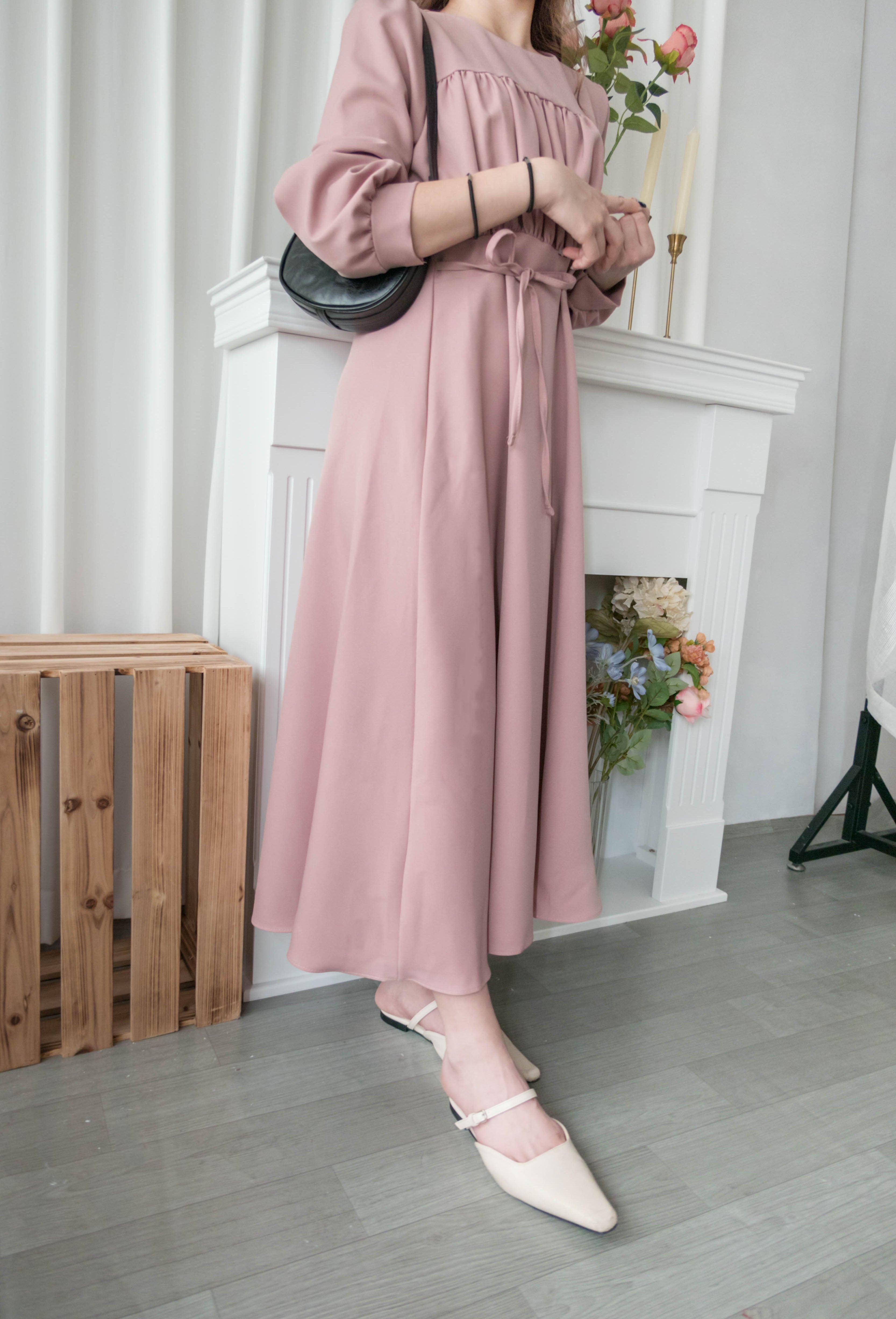 Audrey 輕優雅前Ruffle搖曳裙擺連身裙, Dress/ DS9330