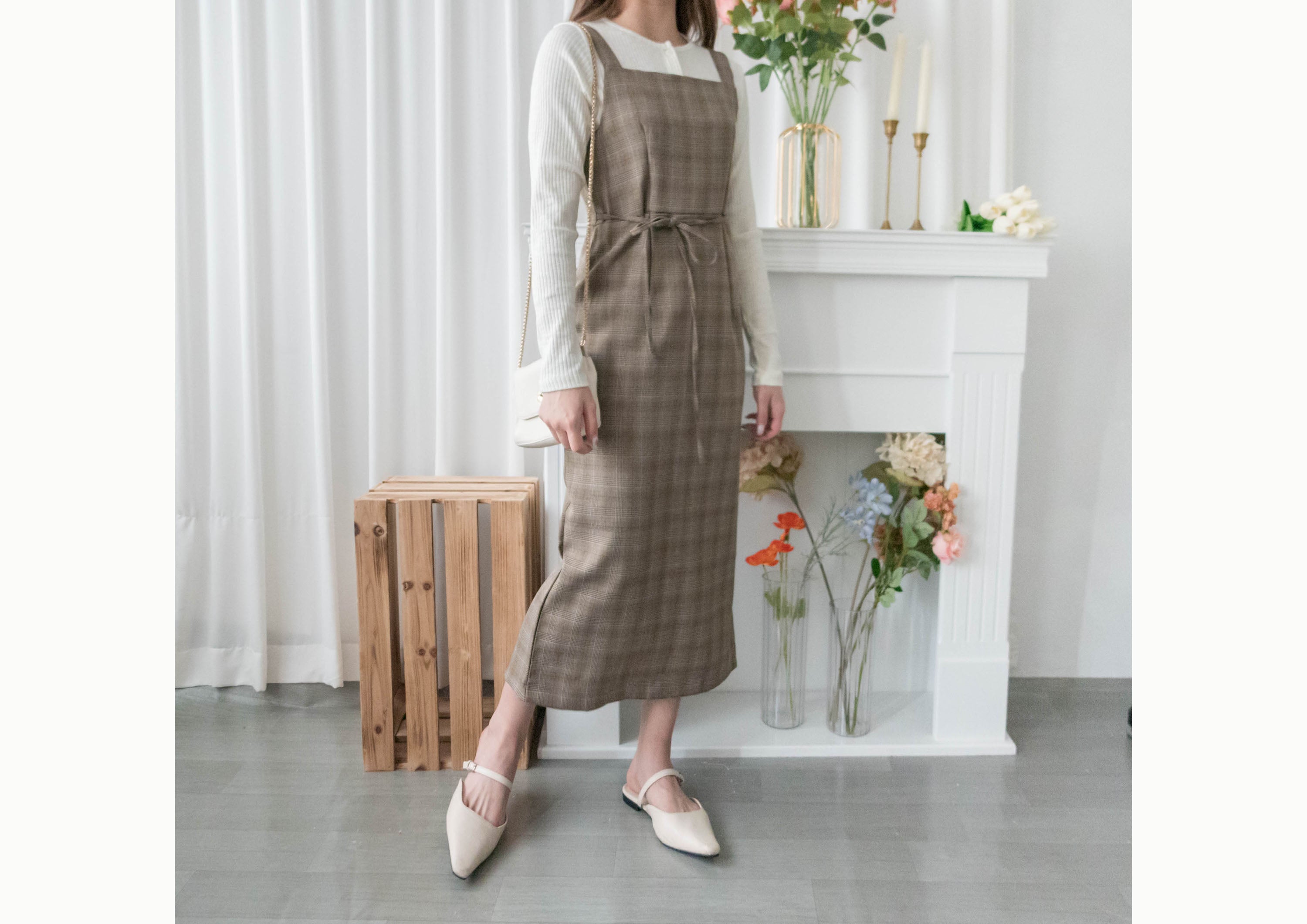 Check 平領啡格子修身不貼後開叉背心裙, Dress/ DS9325