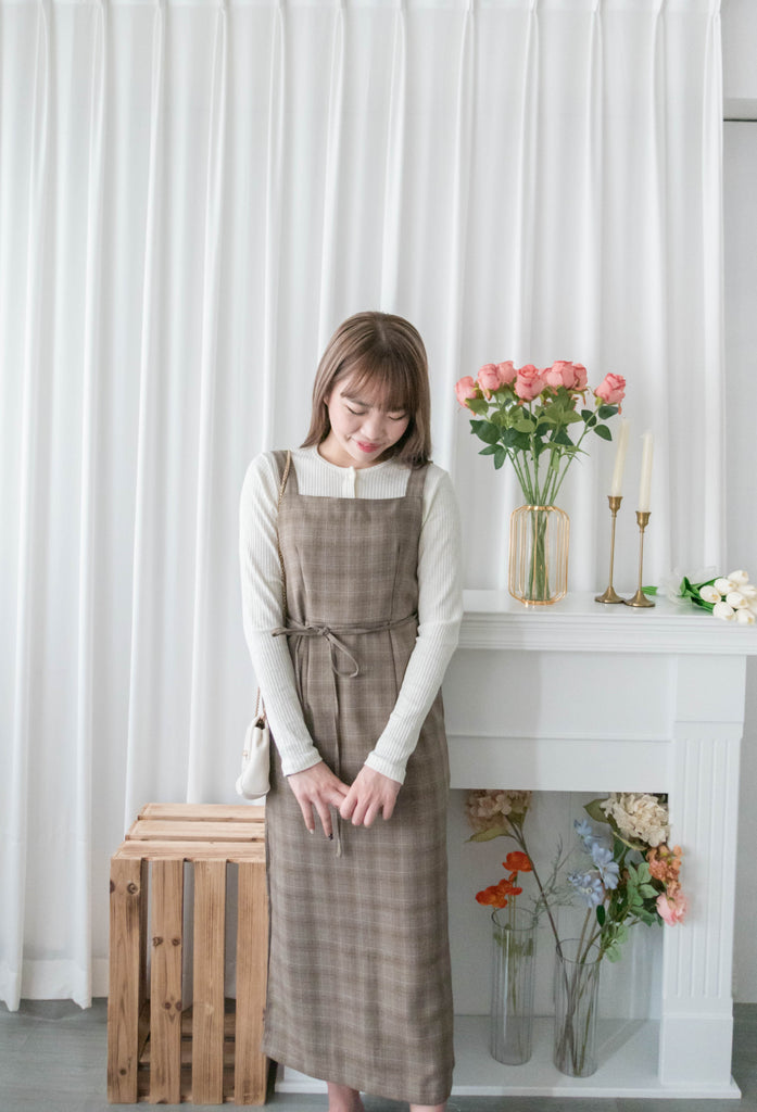 Check 平領啡格子修身不貼後開叉背心裙, Dress/ DS9325