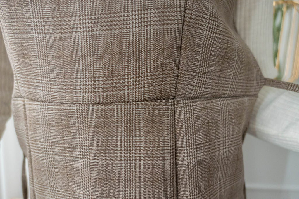 Check 平領啡格子修身不貼後開叉背心裙, Dress/ DS9325