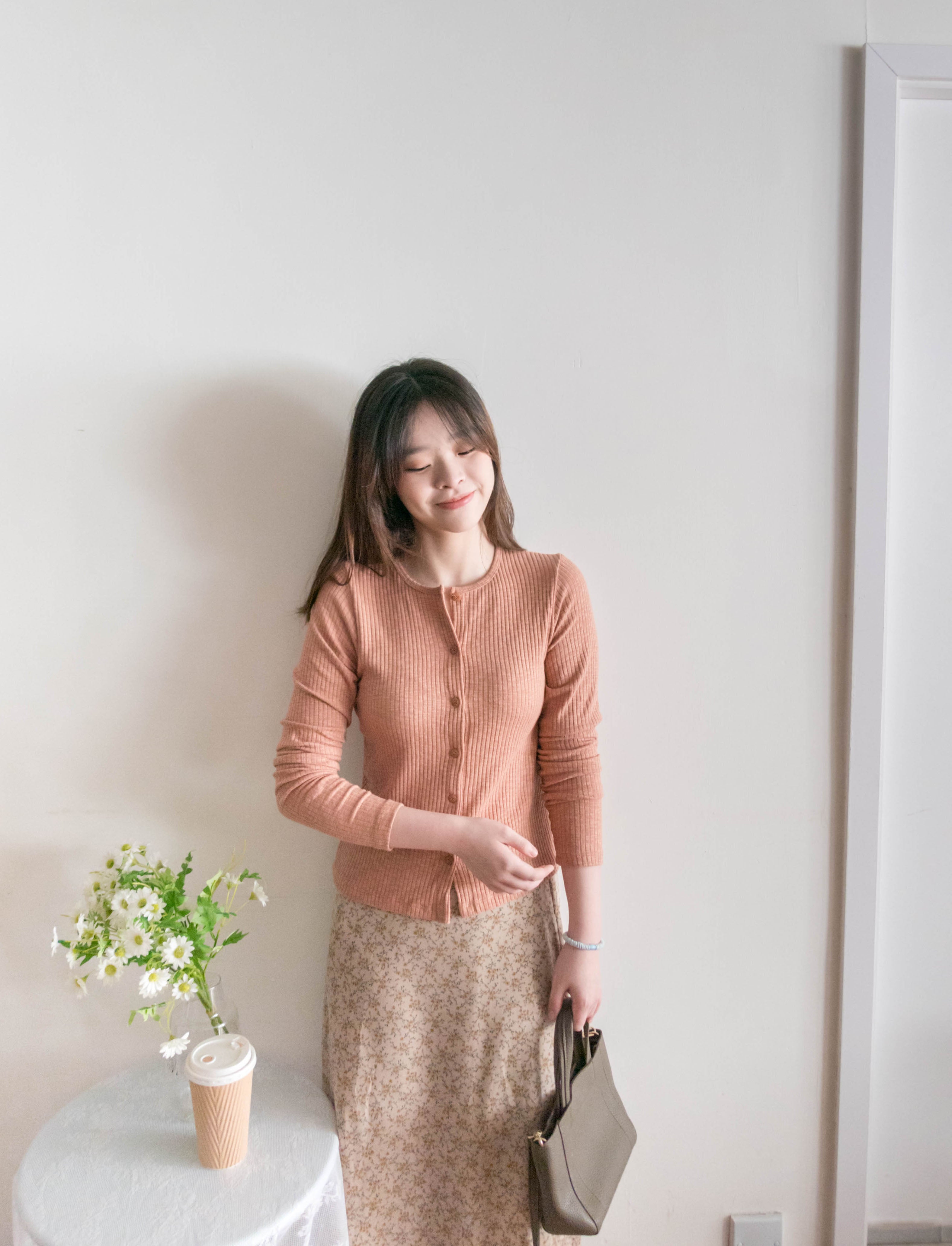 Hug 親膚顯瘦暗條紋彈性上衣或外套, Cardigan/ TP8897 (white sold out)