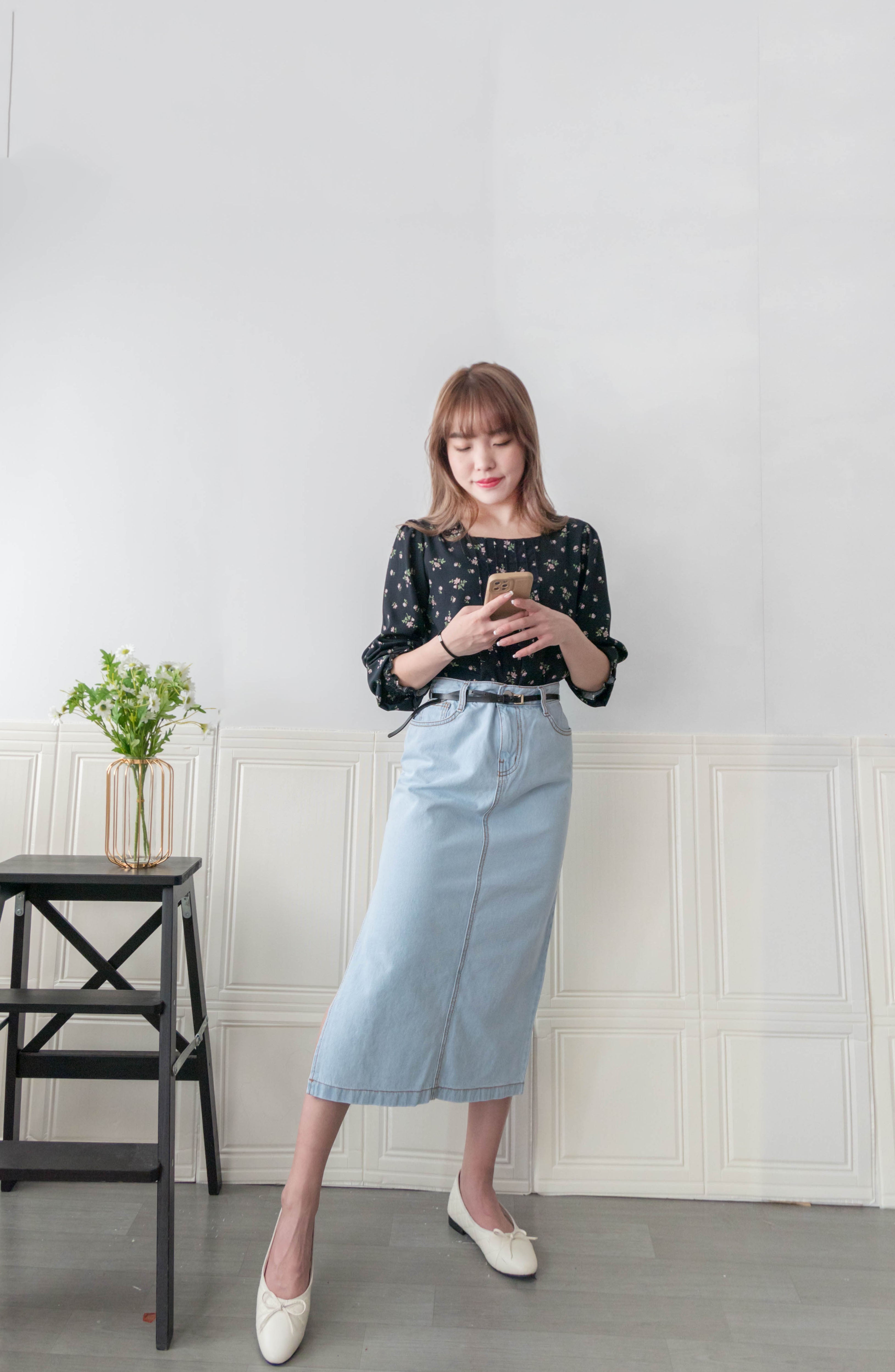 Rose Square 光澤黑色方領車褶薔薇印花, Blouse/ BU8975