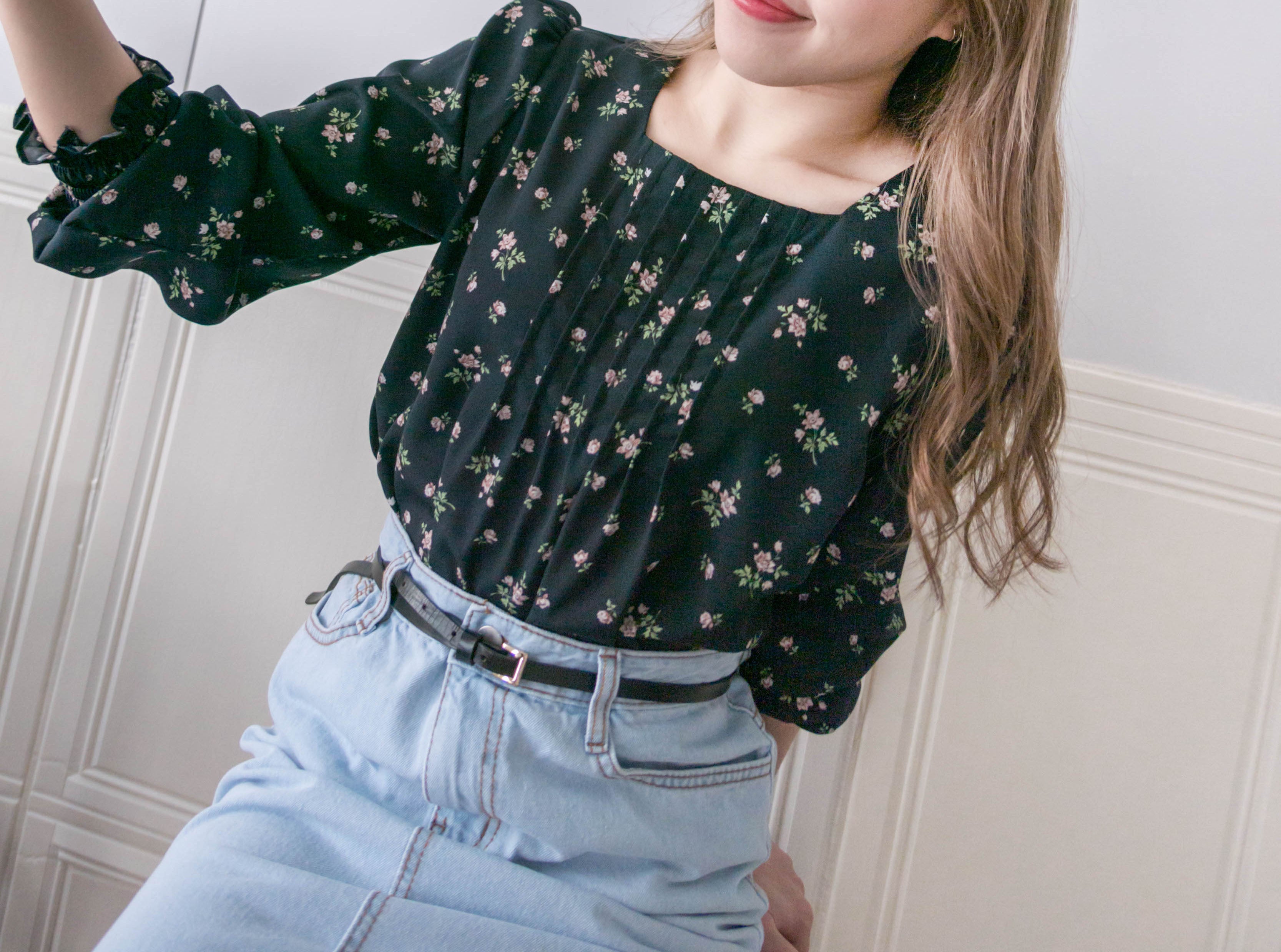 Rose Square 光澤黑色方領車褶薔薇印花, Blouse/ BU8975